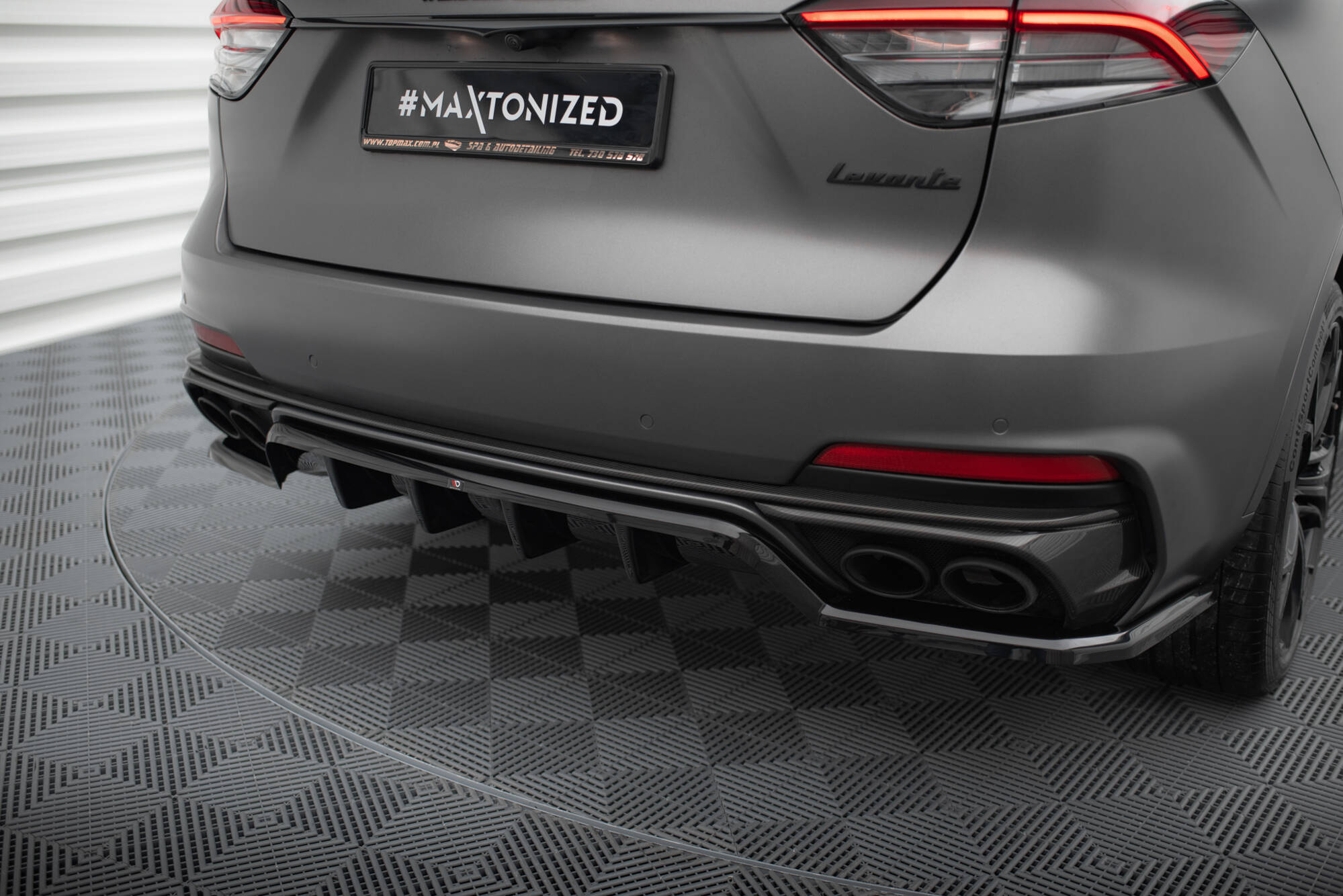 Central Rear Splitter (Vertical Bars) Maserati Levante Trofeo Mk1 - 6