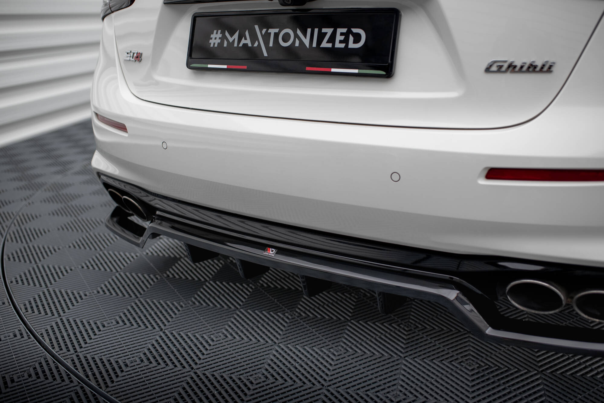 Central Rear Splitter (Vertical Bars) Maserati Ghibli Mk3 Facelift - 3