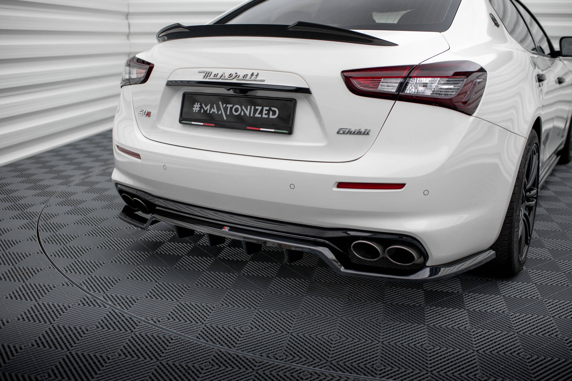 Central Rear Splitter (Vertical Bars) Maserati Ghibli Mk3 Facelift - 5