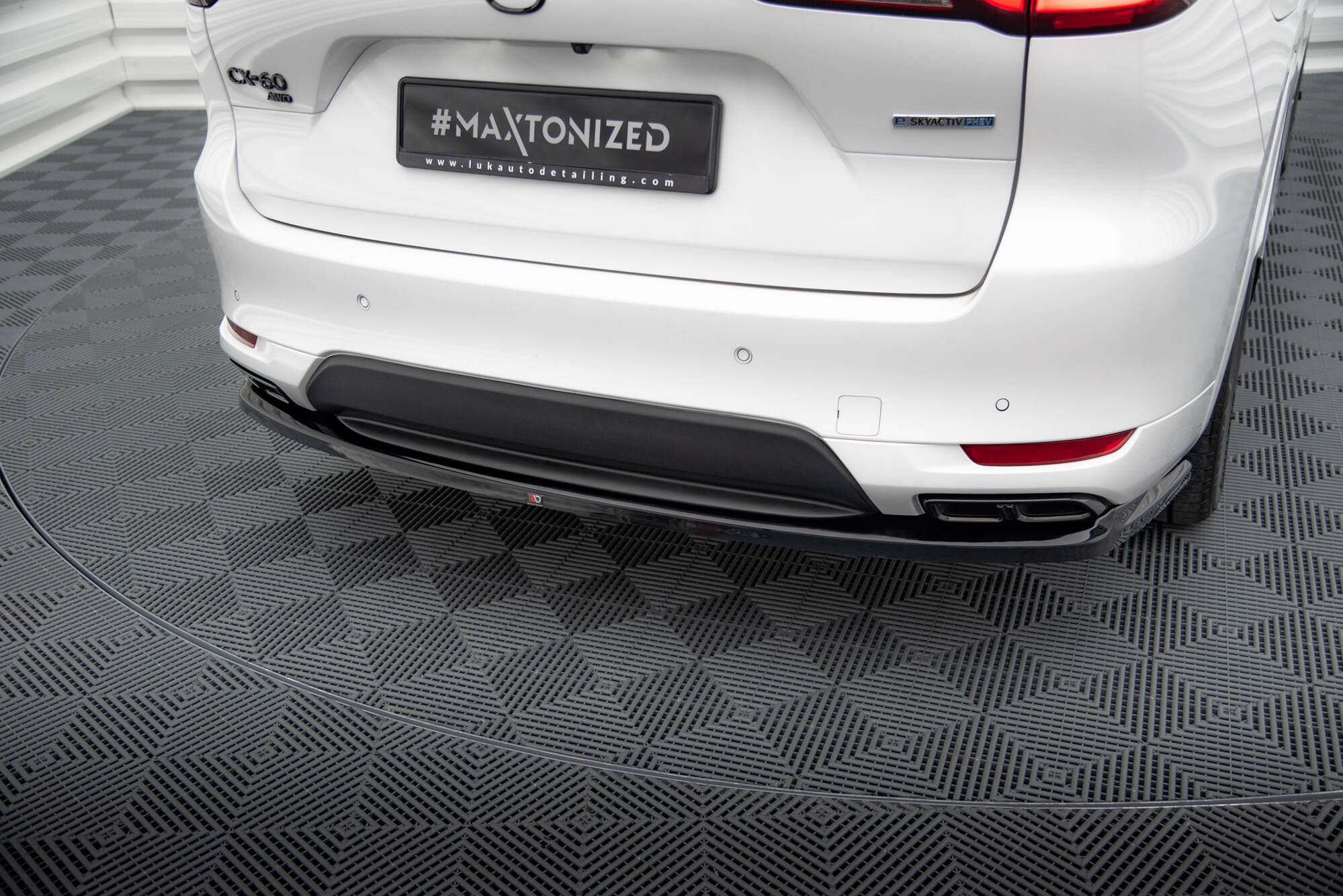 Central Rear Splitter Mazda CX-60 Mk1 - 4