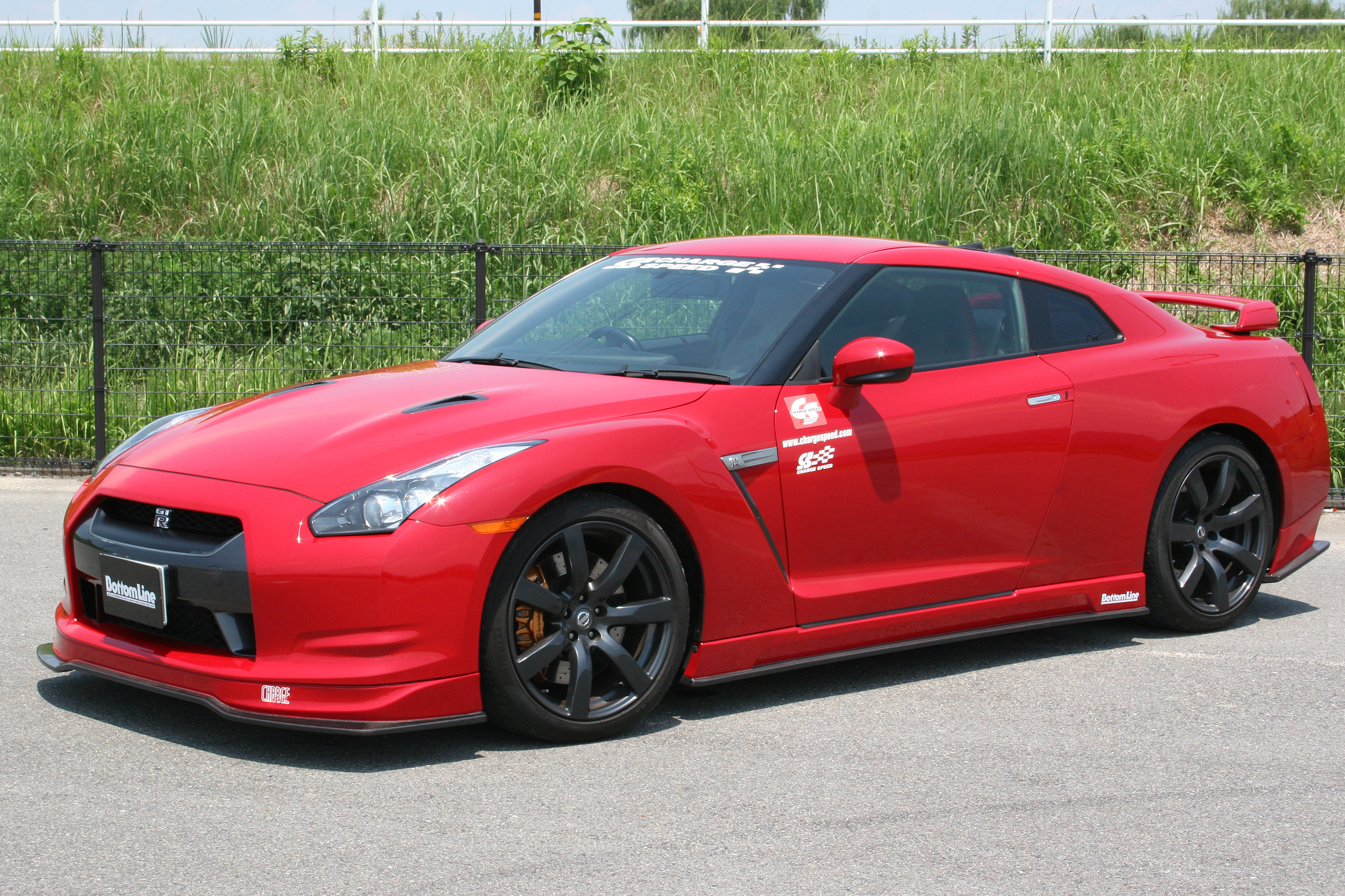 NISSAN GTR R35 07-10 BOTTOMLINE SIDESKIRTS (FRP BLACK)