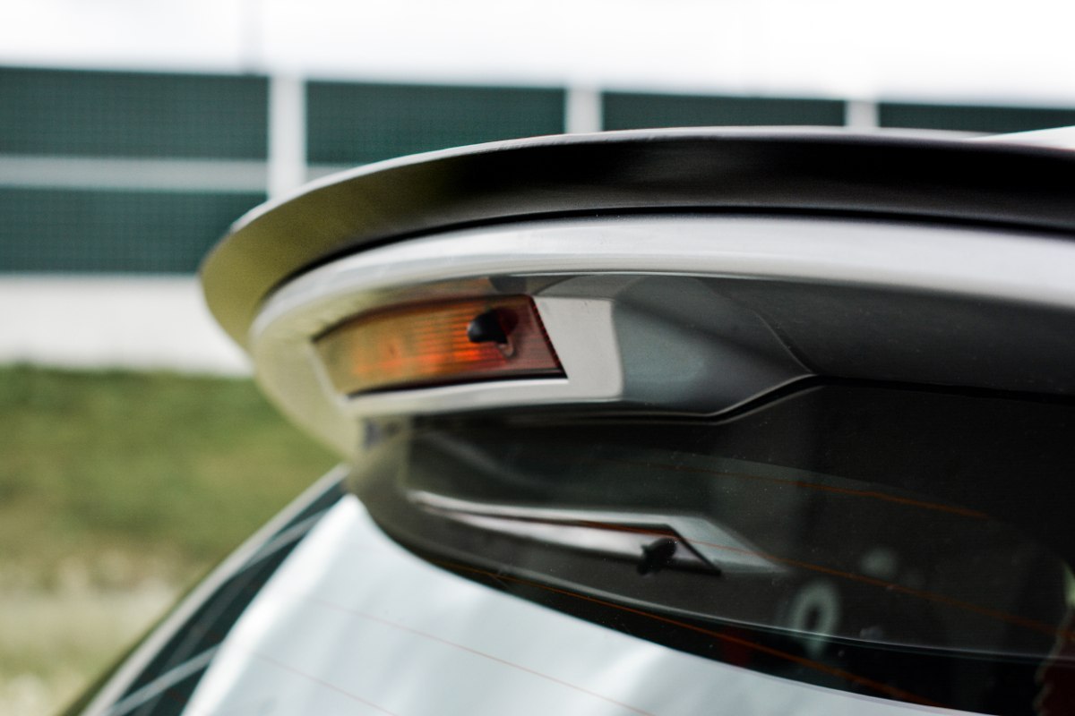 SPOILER CAP RENAULT CLIO MK4 - 3