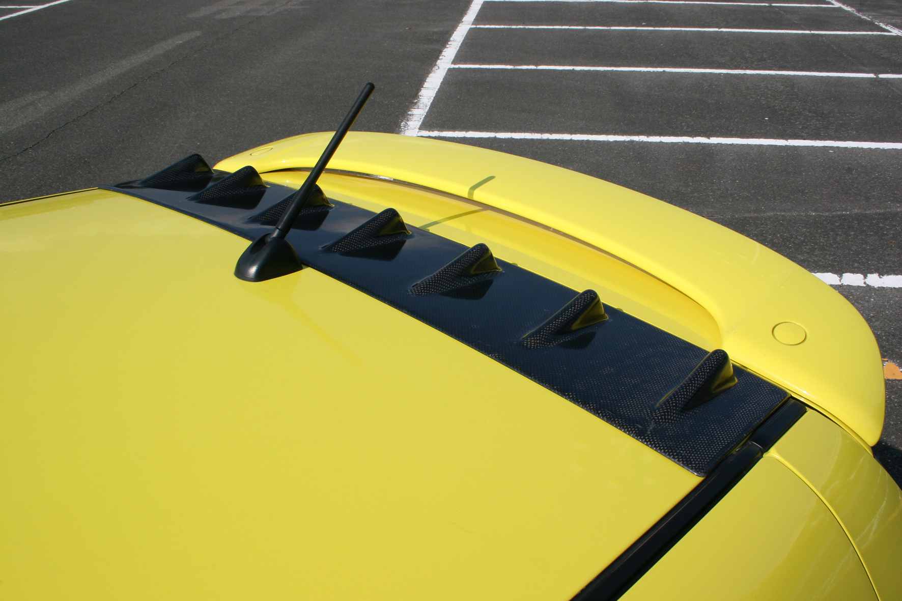 SUZUKI SWIFT II 05- TAK FIN VINGE GLASFIBER