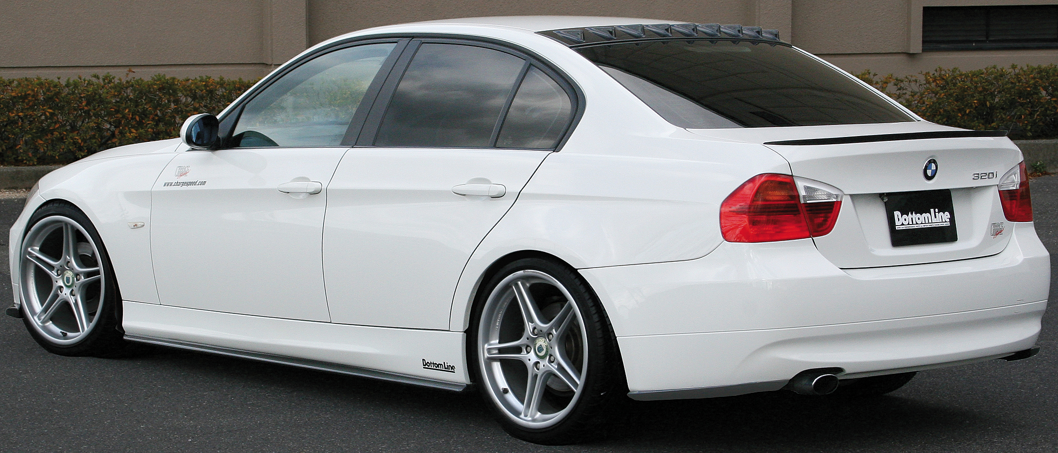 BMW 3 E90 05-08 'BOTTOMLINE' SIDOKJOLAR GLASFIBER