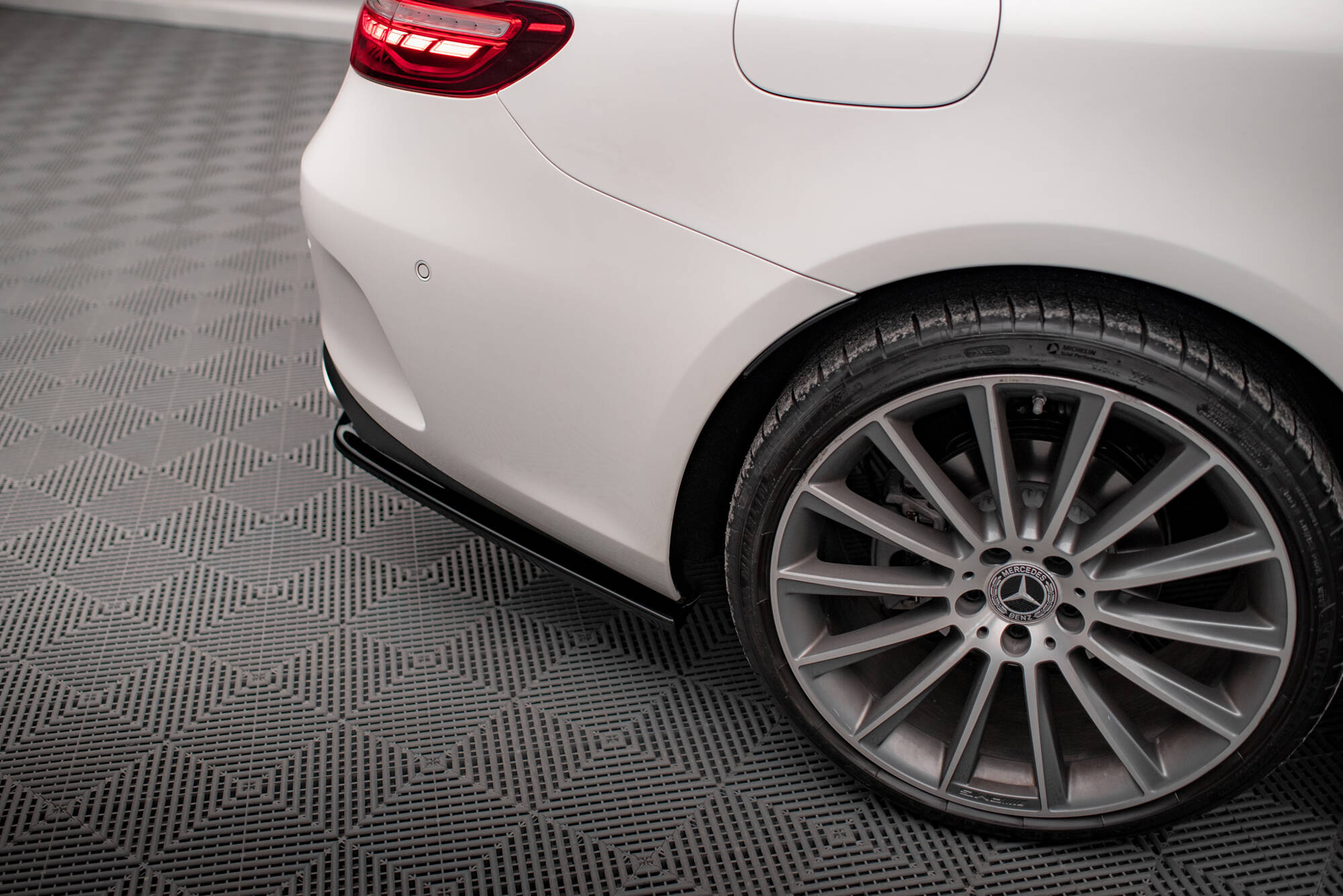 Rear Side Splitters Mercedes-Benz E-Class W213 Coupe (C238) / Cabriolet (A238) AMG-Line - 3