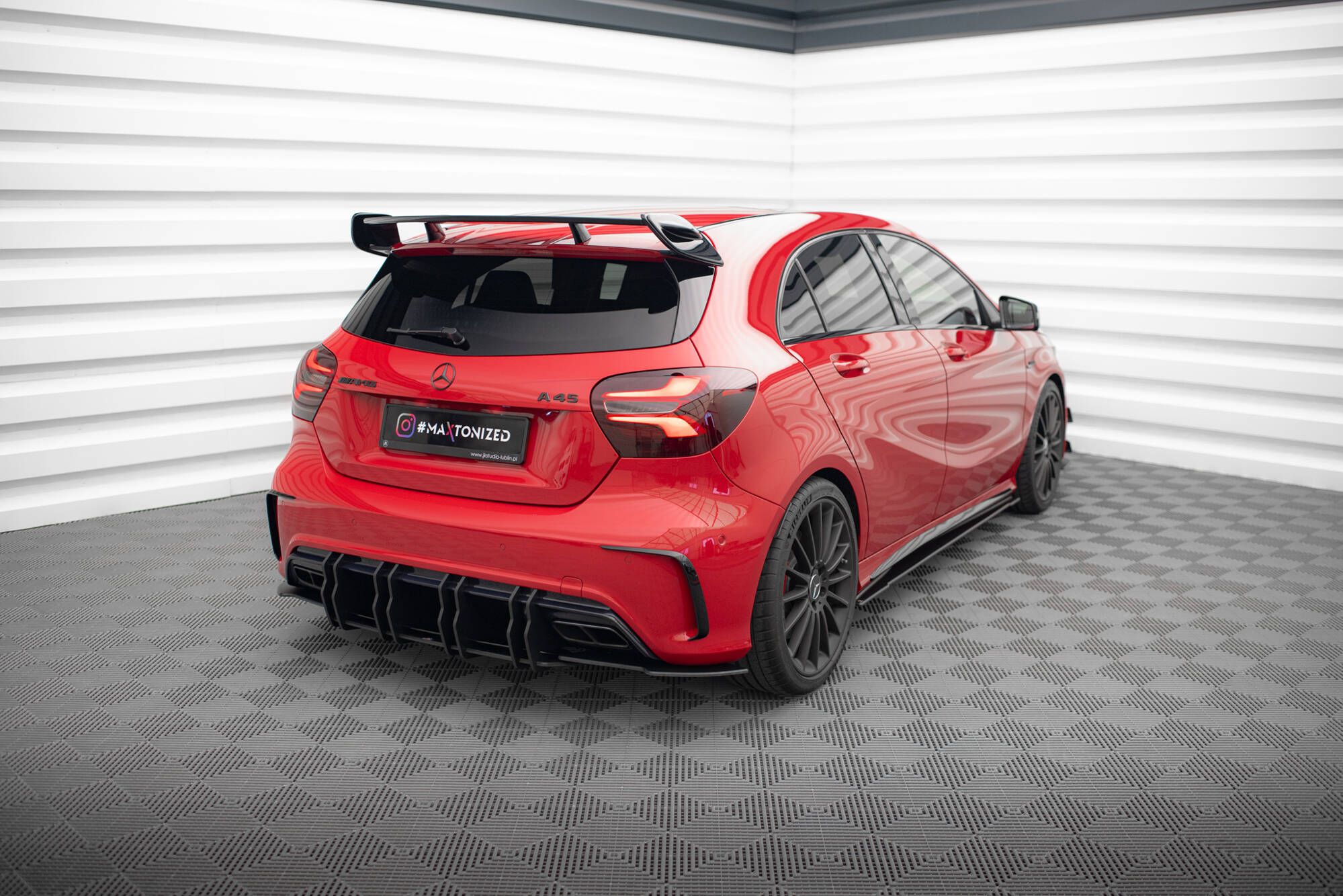 Rear Side Splitters Mercedes A W176 AMG Facelift - 5
