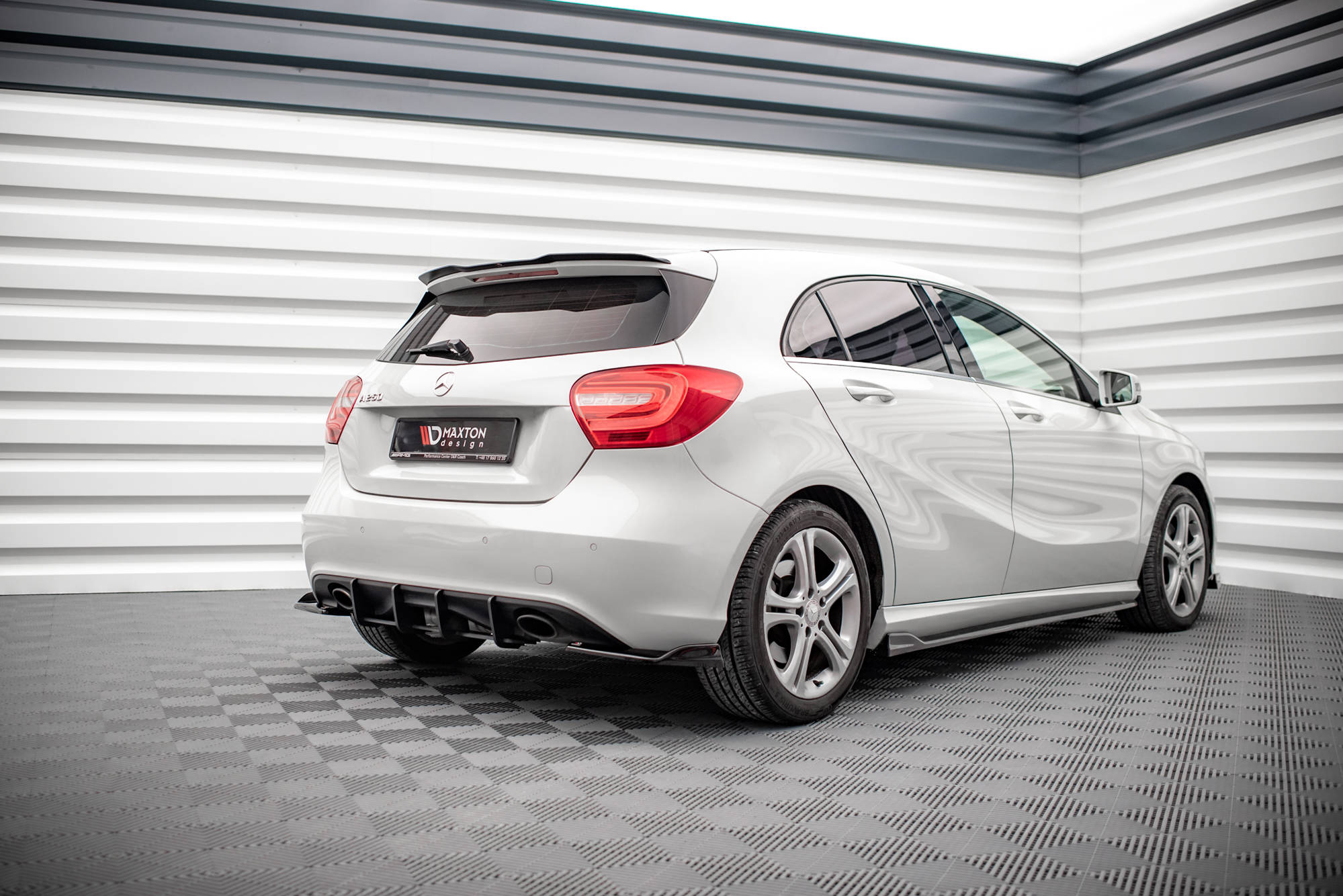 Spoiler CAP Mercedes-Benz A W176 - 3