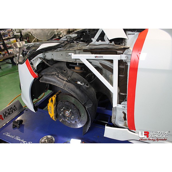 HYUNDAI VELOSTER 11+ ULTRARACING 3-POINT FENDER BRACKETS - 6