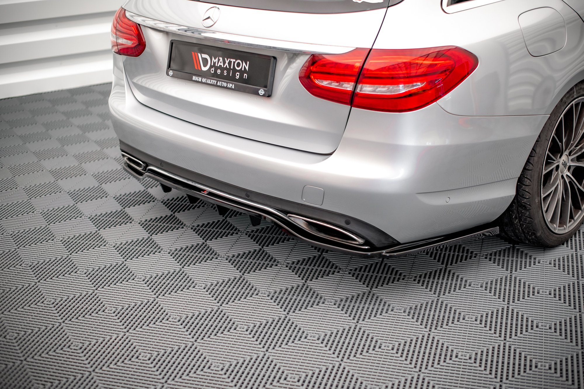 Central Rear Splitter (Vertical Bars) Mercedes C W205 Estate (2014-2018) - 2