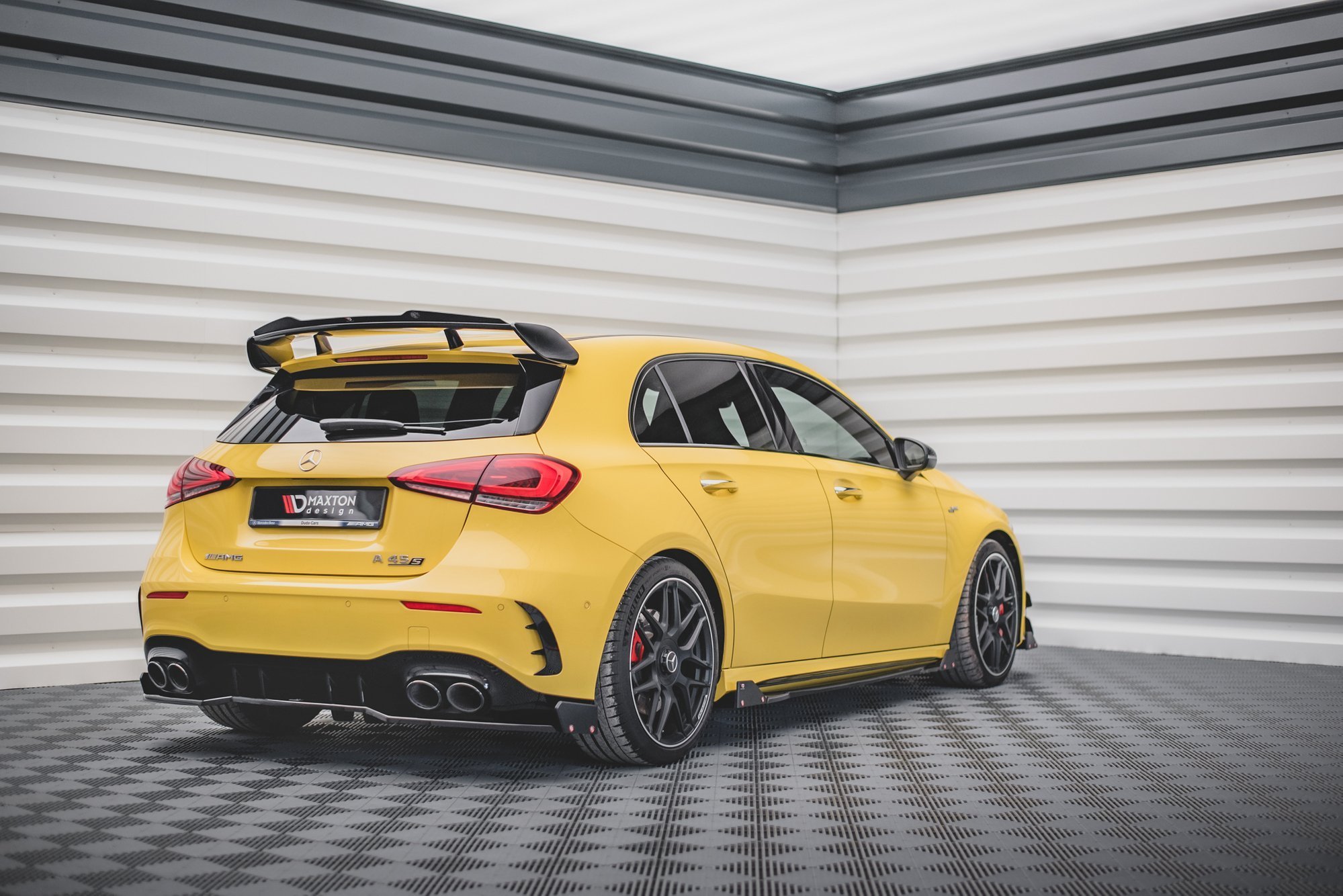 Central Rear Splitter + Flaps Mercedes AMG A 45 S Aero Pack W177 - 2