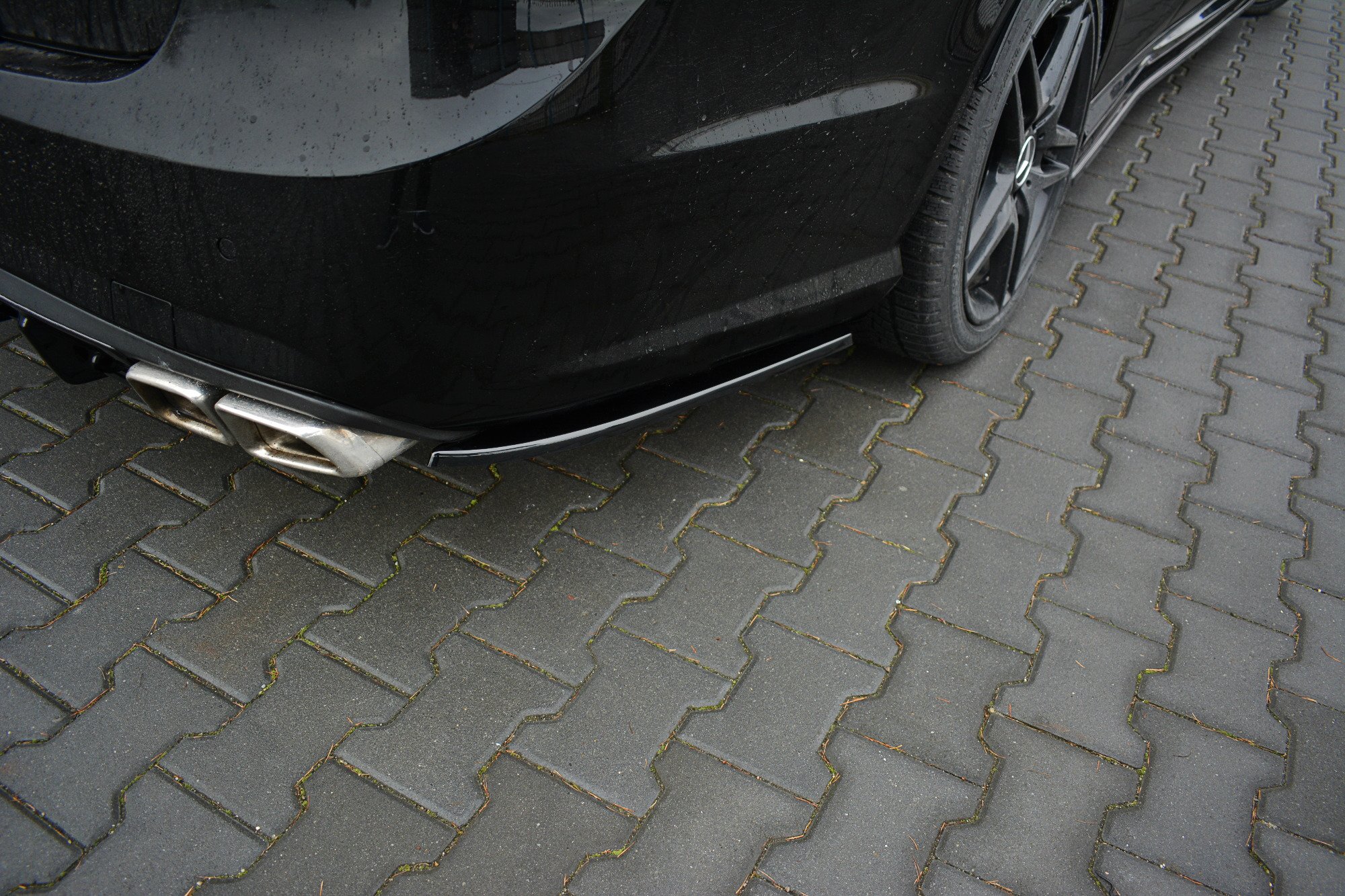 Rear Side Splitters Mercedes E-class 212 63 AMG (2009-2012) - 3