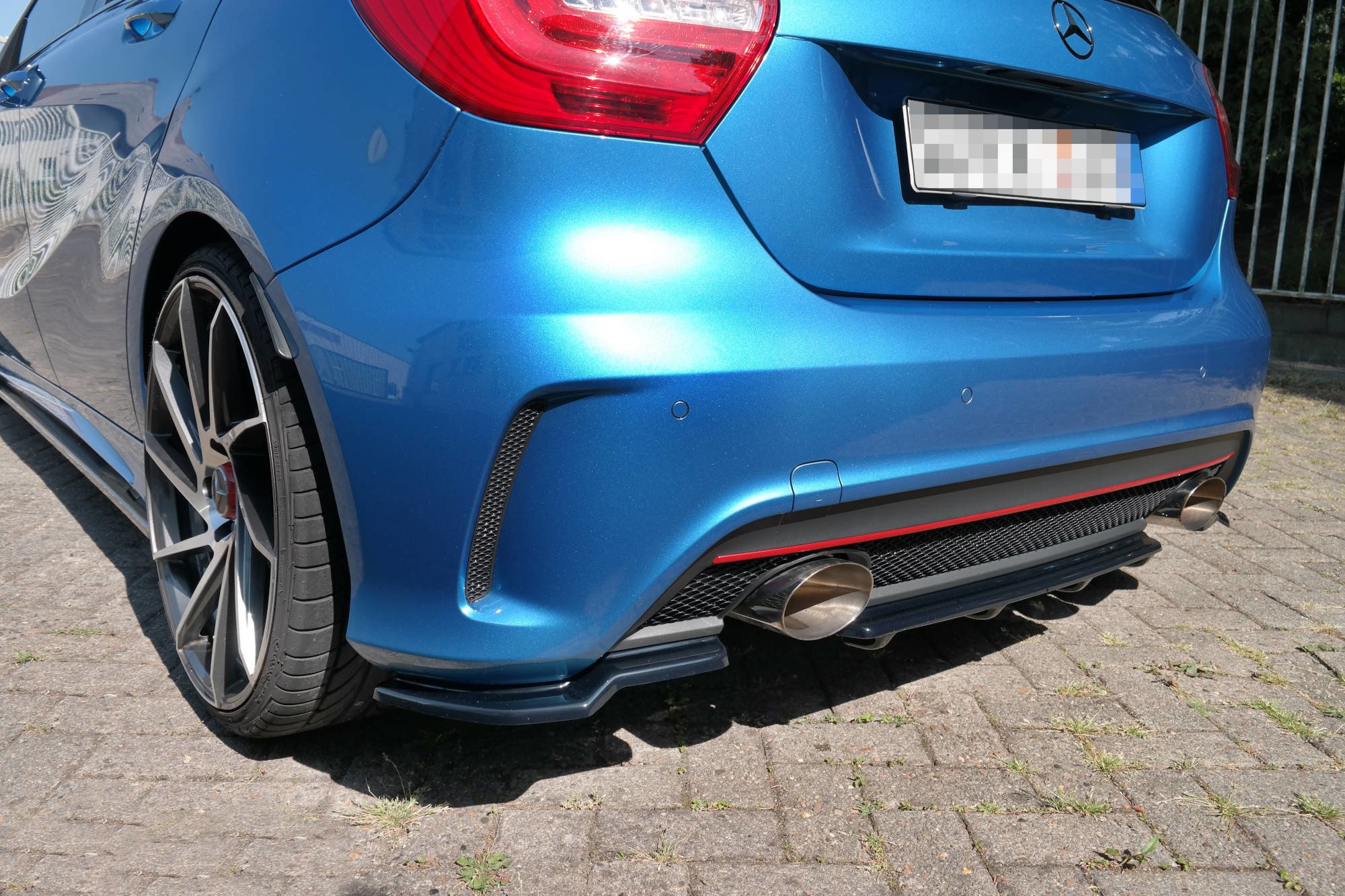 Central Rear Splitter (Vertical Bars) Mercedes A-class W176 Amg-line Pre-facelift (2013-2015) - 2