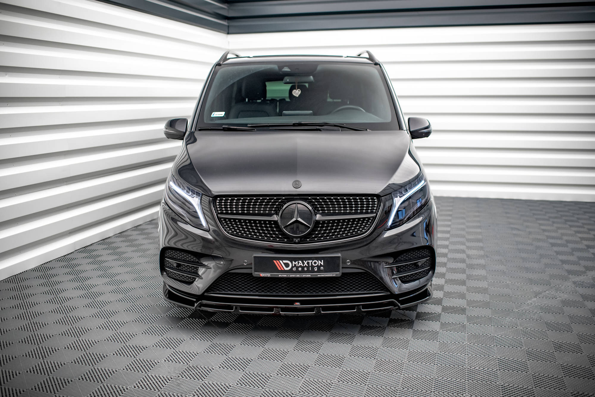 Front Splitter V.5 Mercedes-Benz V-Class AMG-Line W447 - 2