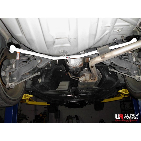 CHRYSLER 300C V6/V8 05-15 ULTRARACING 2P REAR LOWER BRACE