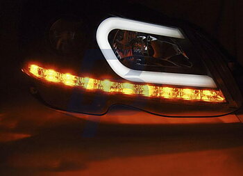 STRÅLKASTARE MERCEDES W204 11-14 SVARTA TUBE LIGHT