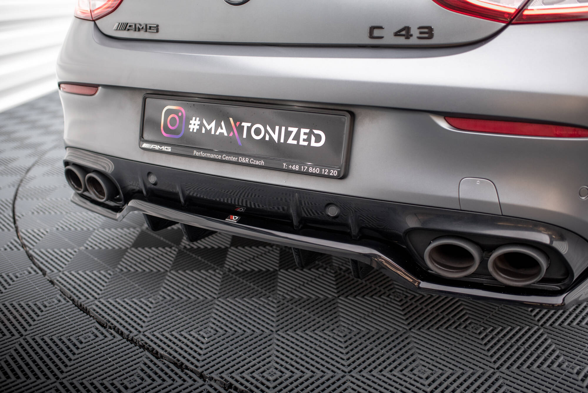 Central Rear Splitter (Vertical Bars) Mercedes-AMG C43 Coupe C205 Facelift - 4