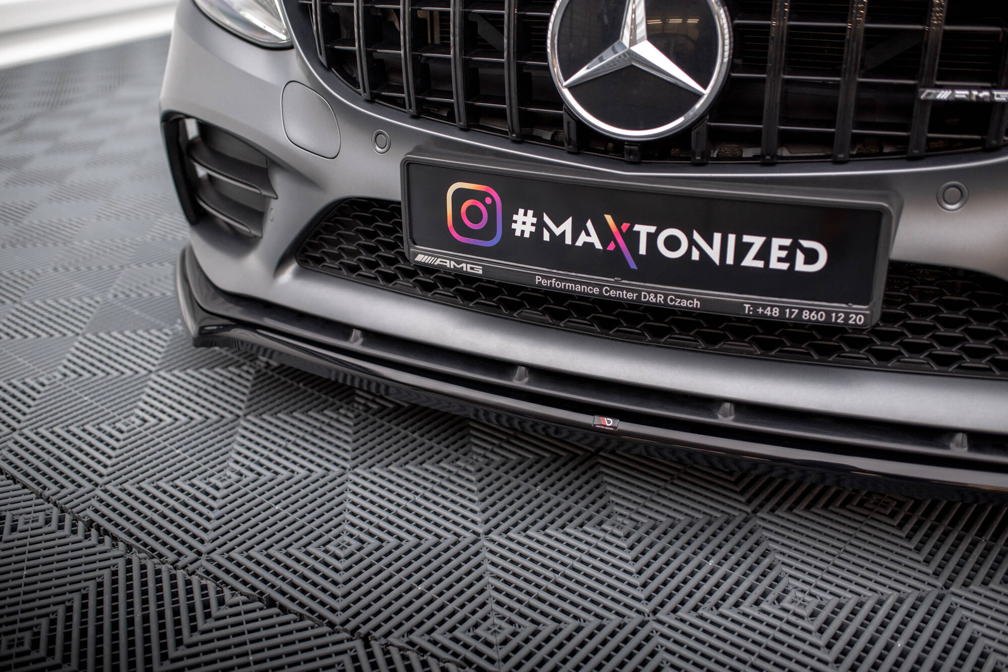Front Splitter V.1 Mercedes-AMG C43 Coupe / Sedan C205 / W205 Facelift - 3