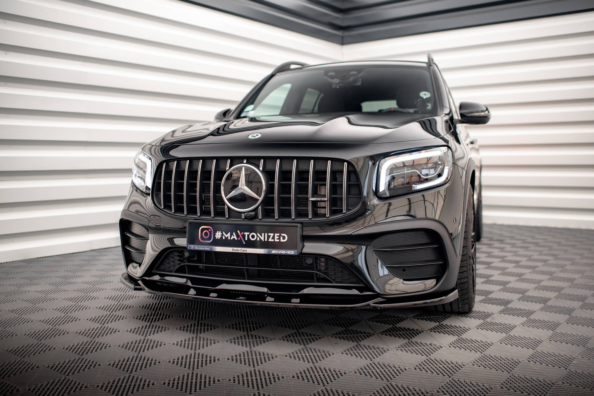 Front Splitter V.2 Mercedes AMG GLB 35 X247 - 4