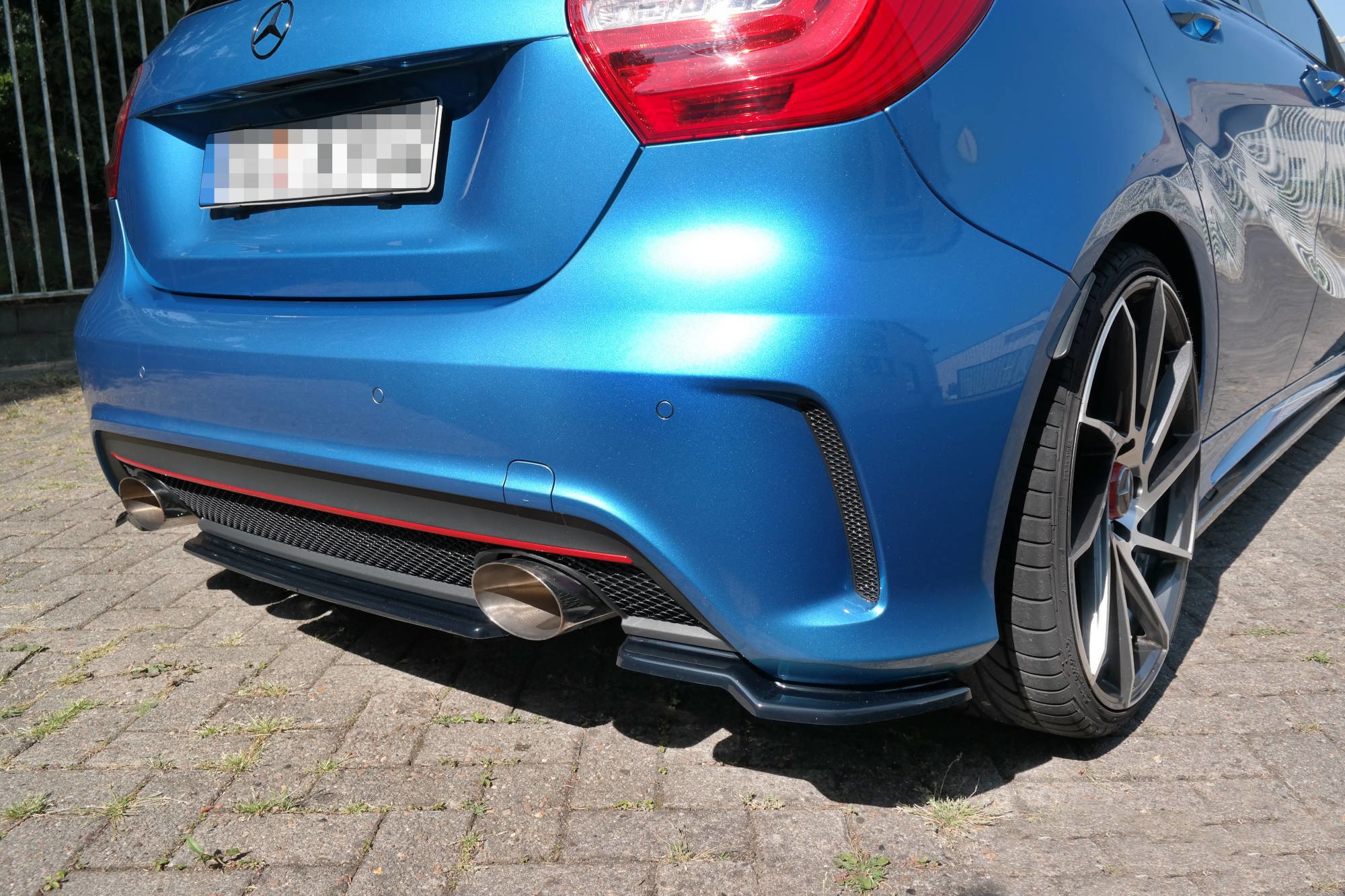 Central Rear Splitter (NO Vertical Bars) Mercedes A-class W176 Amg-line Pre-facelift (2013-2015) - 2