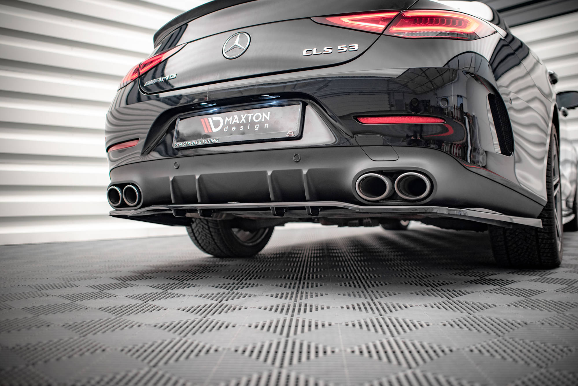 Central Rear Splitter (Vertical Bars) Mercedes AMG CLS 53 C257 - 4