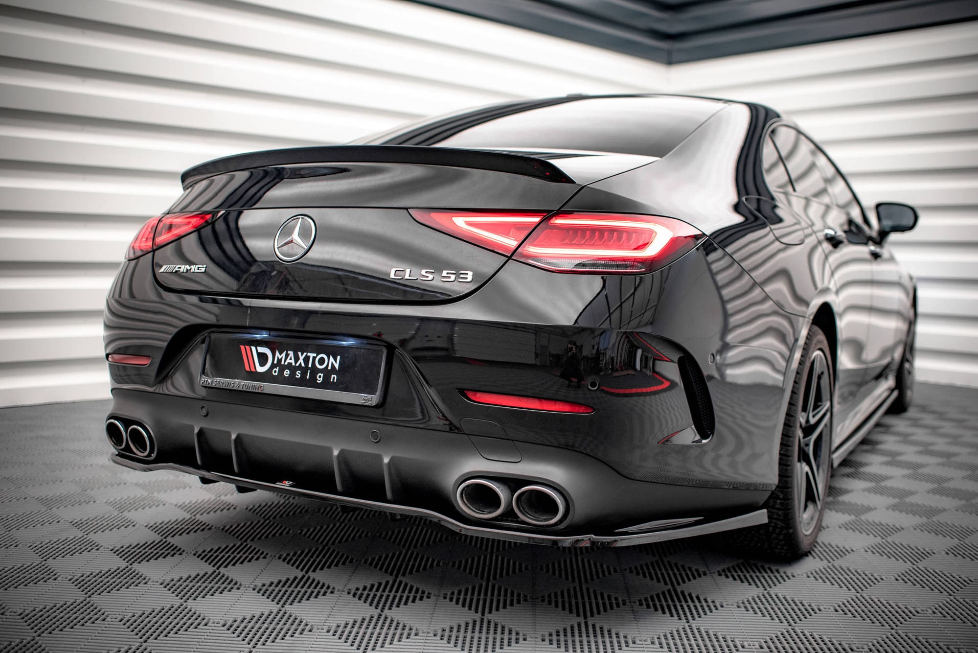 Central Rear Splitter (Vertical Bars) Mercedes AMG CLS 53 C257 - 3