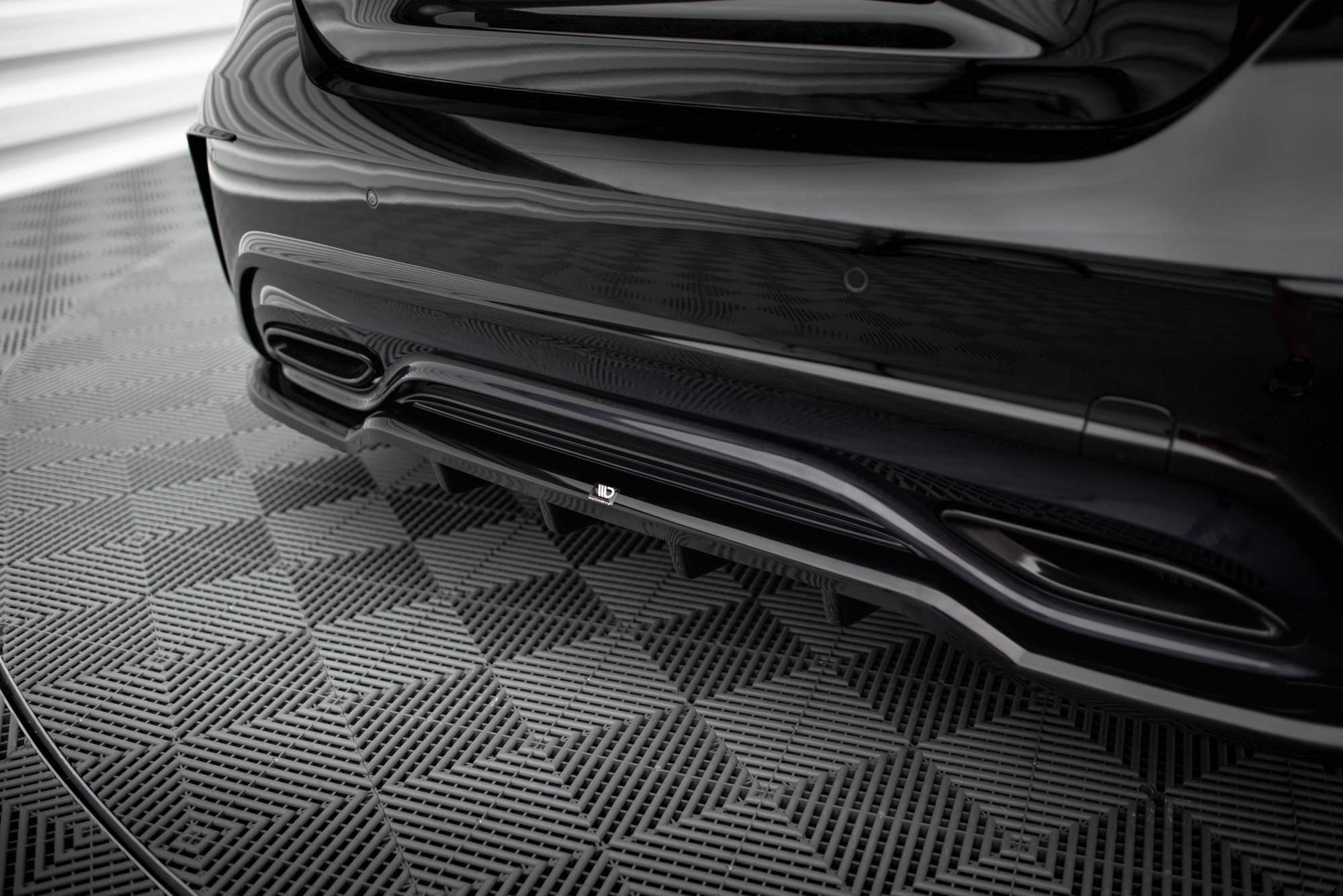 Central Rear Splitter (Vertical Bars) Mercedes-Benz A AMG-Line W176 Facelift - 4