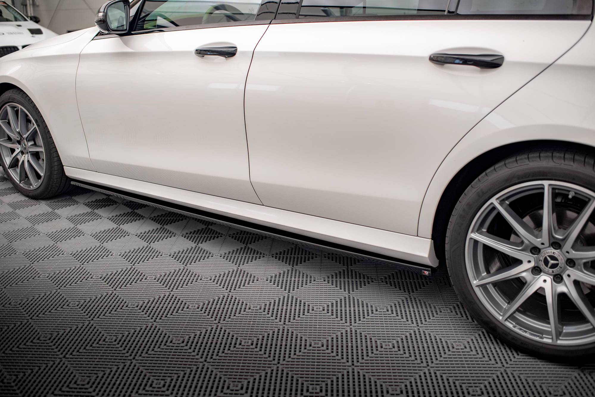 Side Skirts Diffusers Mercedes E AMG Line W213 Facelift - 4