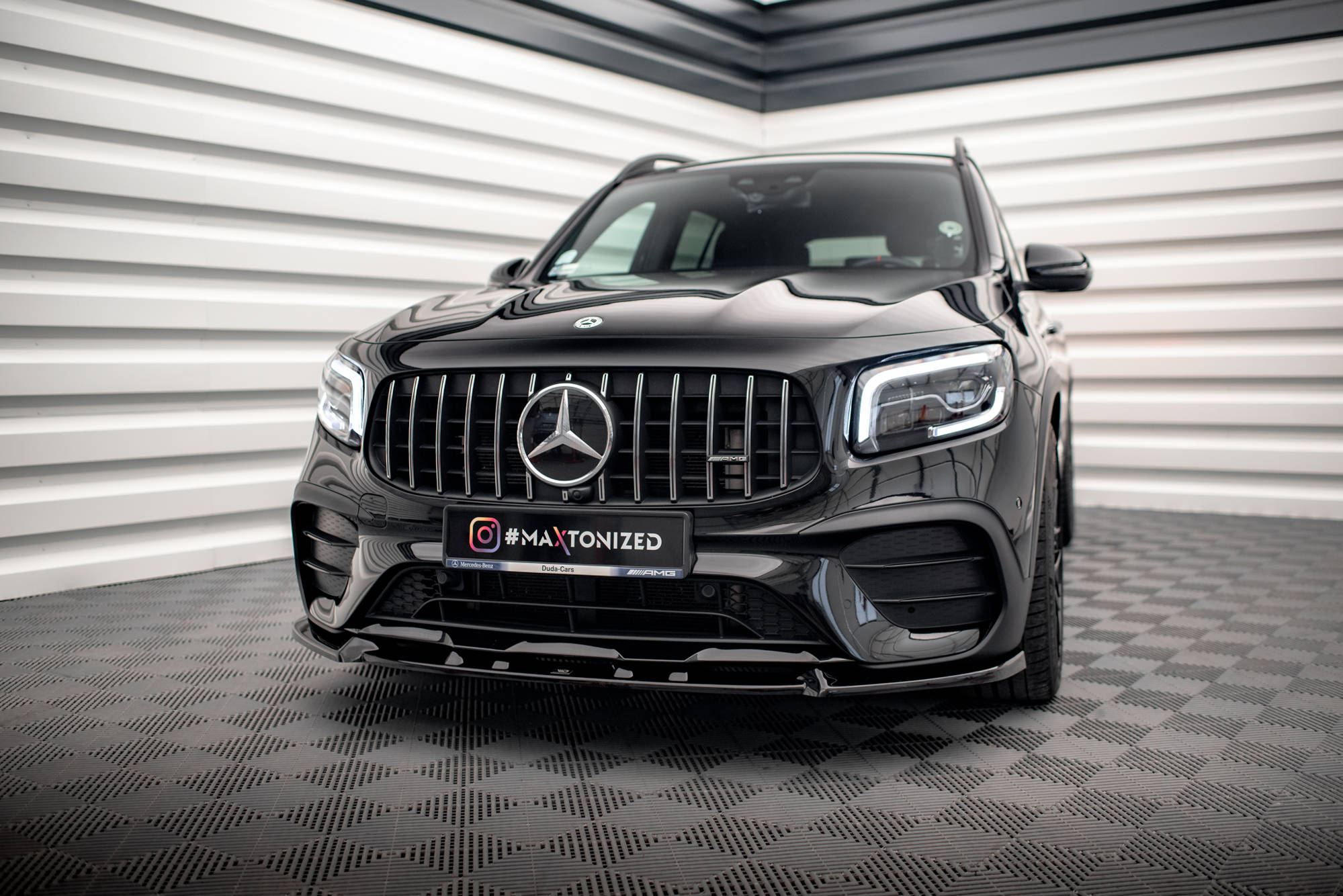 Front Splitter V.1 Mercedes AMG GLB 35 X247 - 4