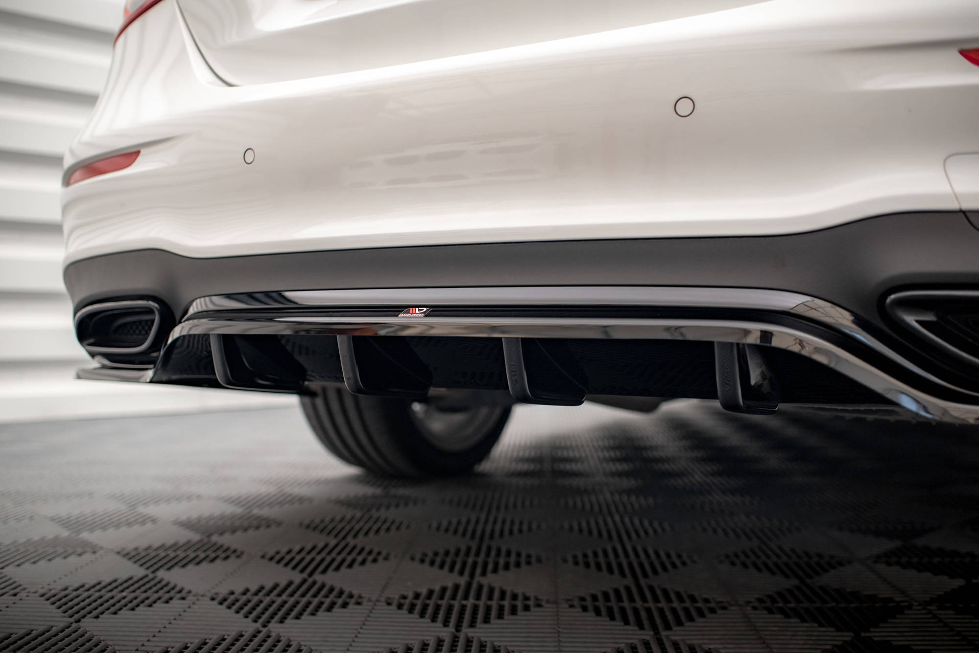 Central Rear Splitter (Vertical Bars) Mercedes E AMG-Line Sedan W213 Facelift - 3