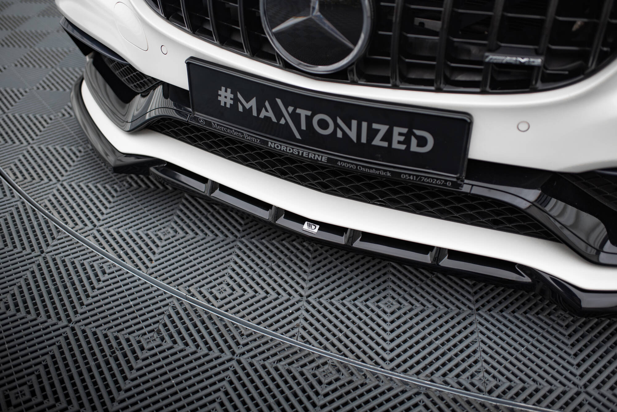 Front Splitter V.2 Mercedes-AMG C63 Sedan / Estate W205 / S205 - 3