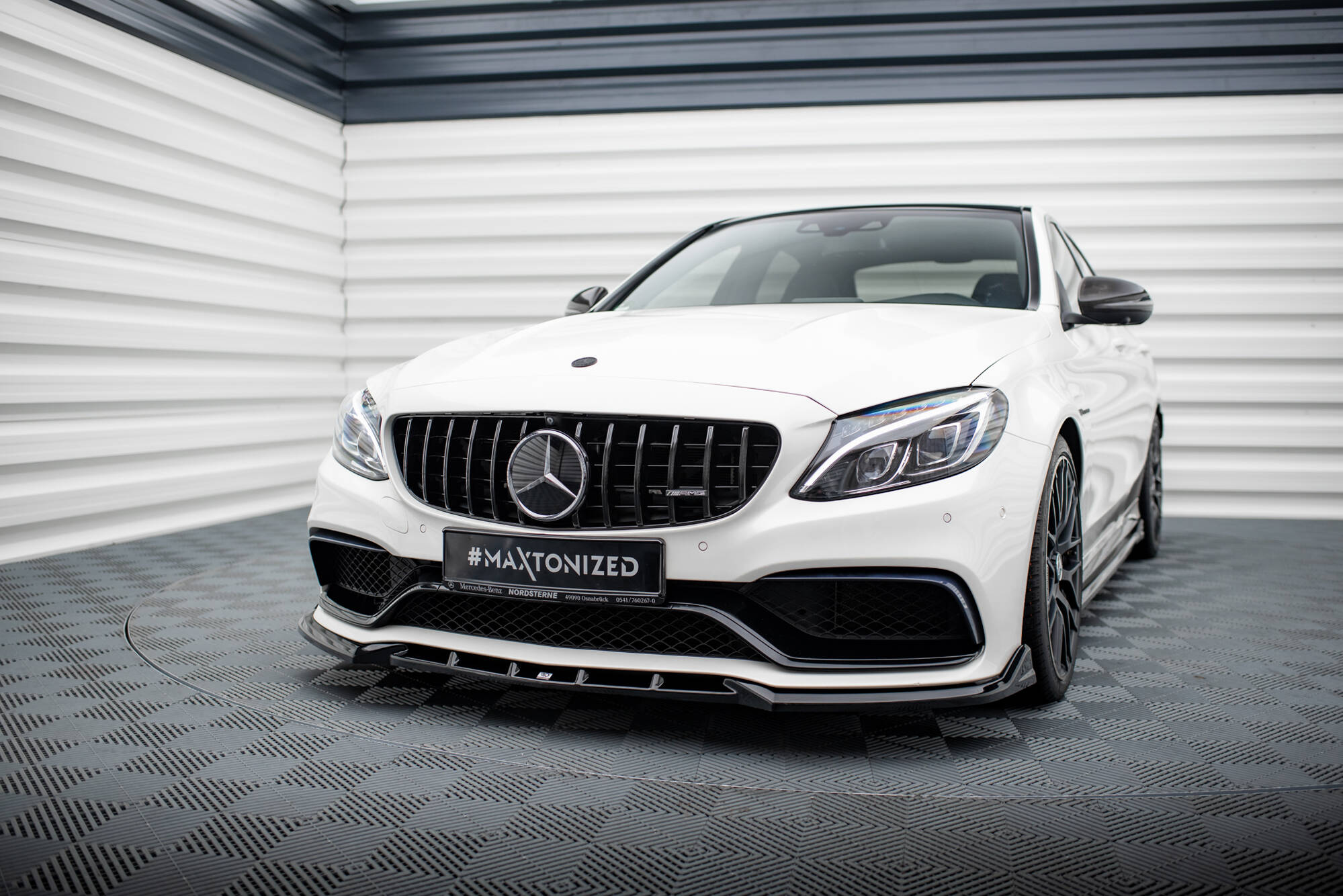 Front Splitter V.2 Mercedes-AMG C63 Sedan / Estate W205 / S205 - 4