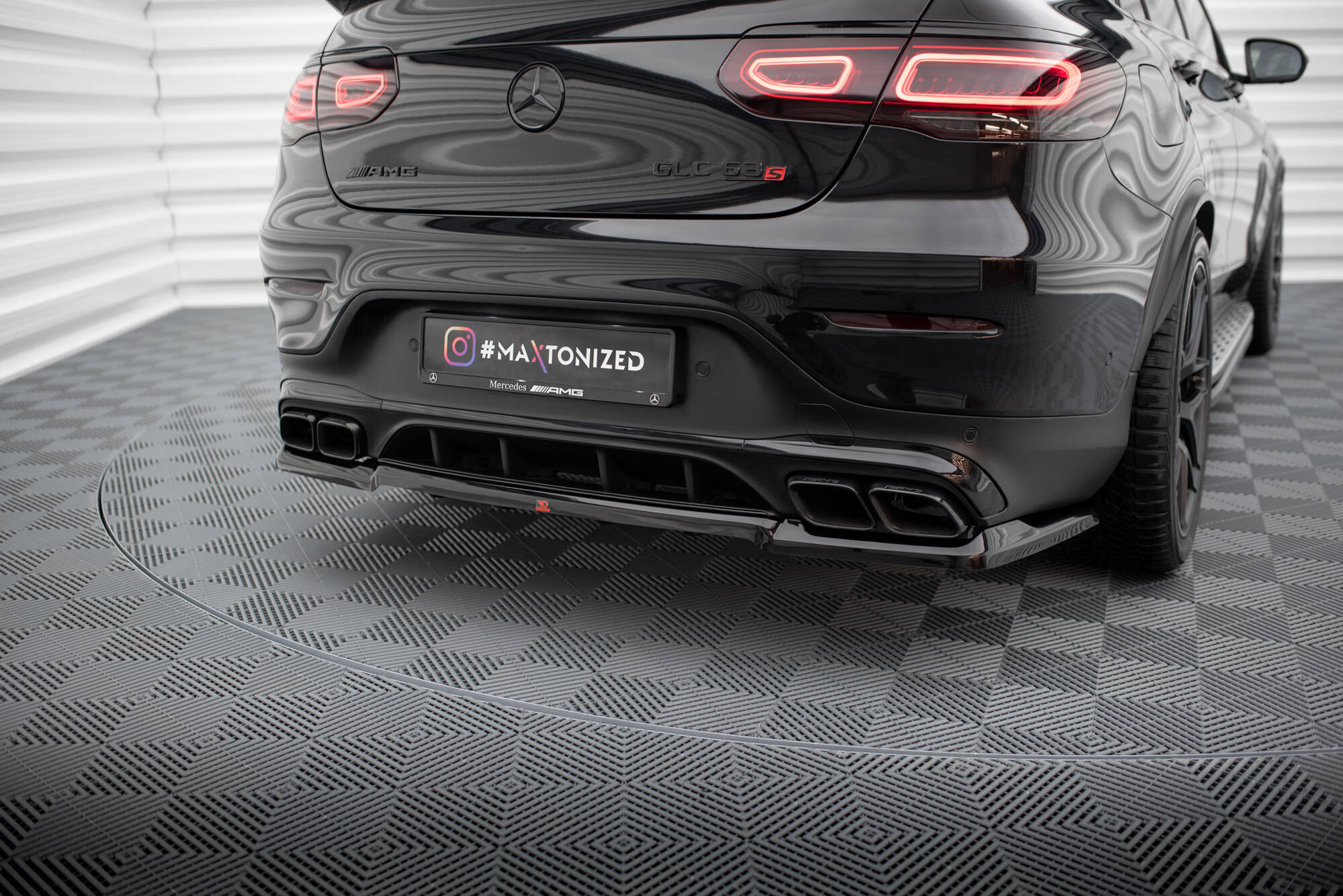 Central Rear Splitter (Vertical Bars) Mercedes-AMG GLC 63 Coupe C253 Facelift - 4