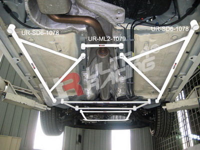 FORD FOCUS MK2 2.0 TDCI ULTRARACING 2X 3-POINT FLOOR BARS
