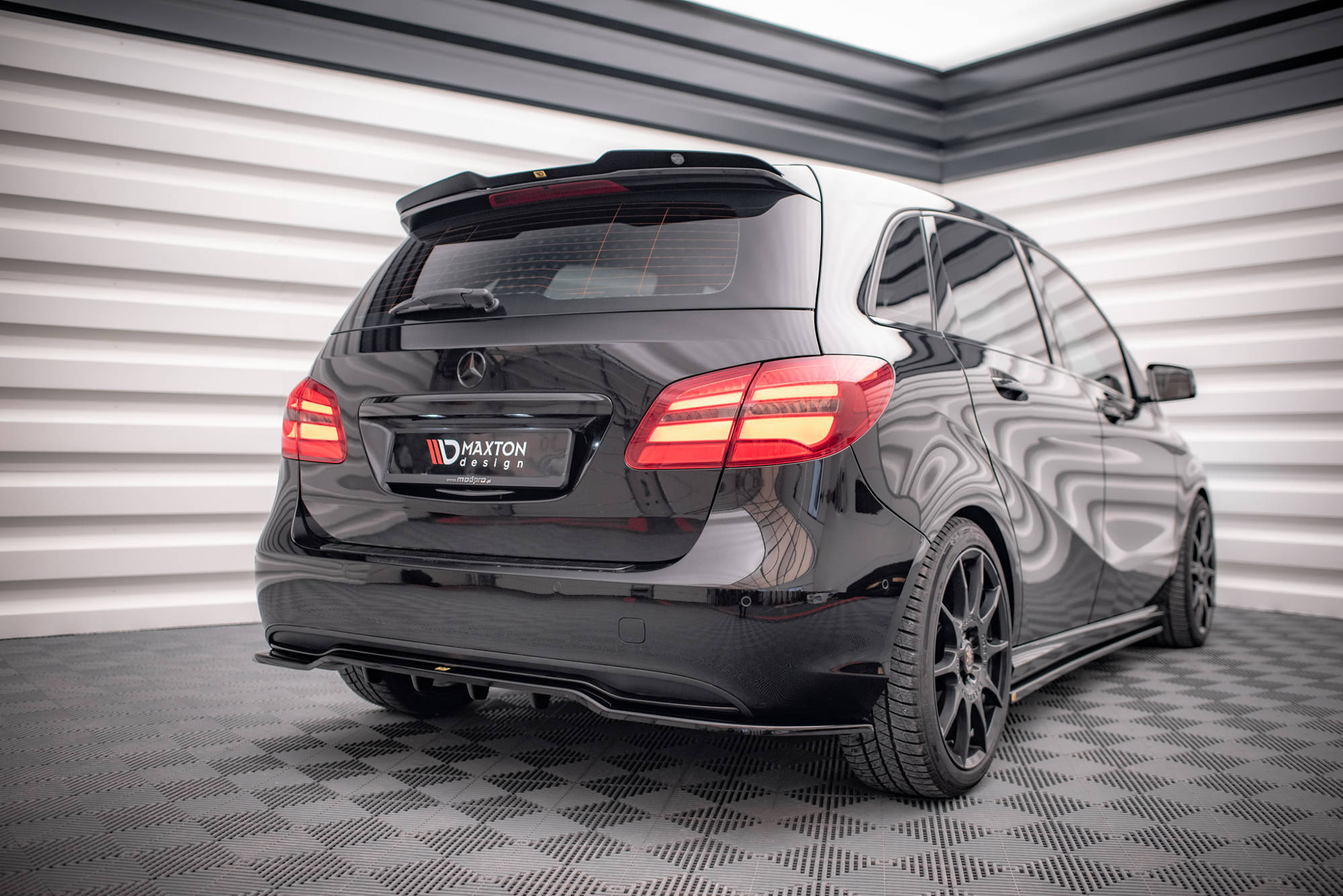 Spoiler CAP Mercedes B W246 Facelift - 3