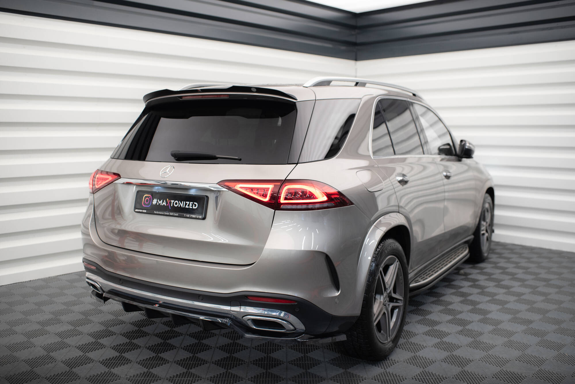 Central Rear Splitter (Vertical Bars) Mercedes-Benz GLE SUV AMG-Line W167 - 3