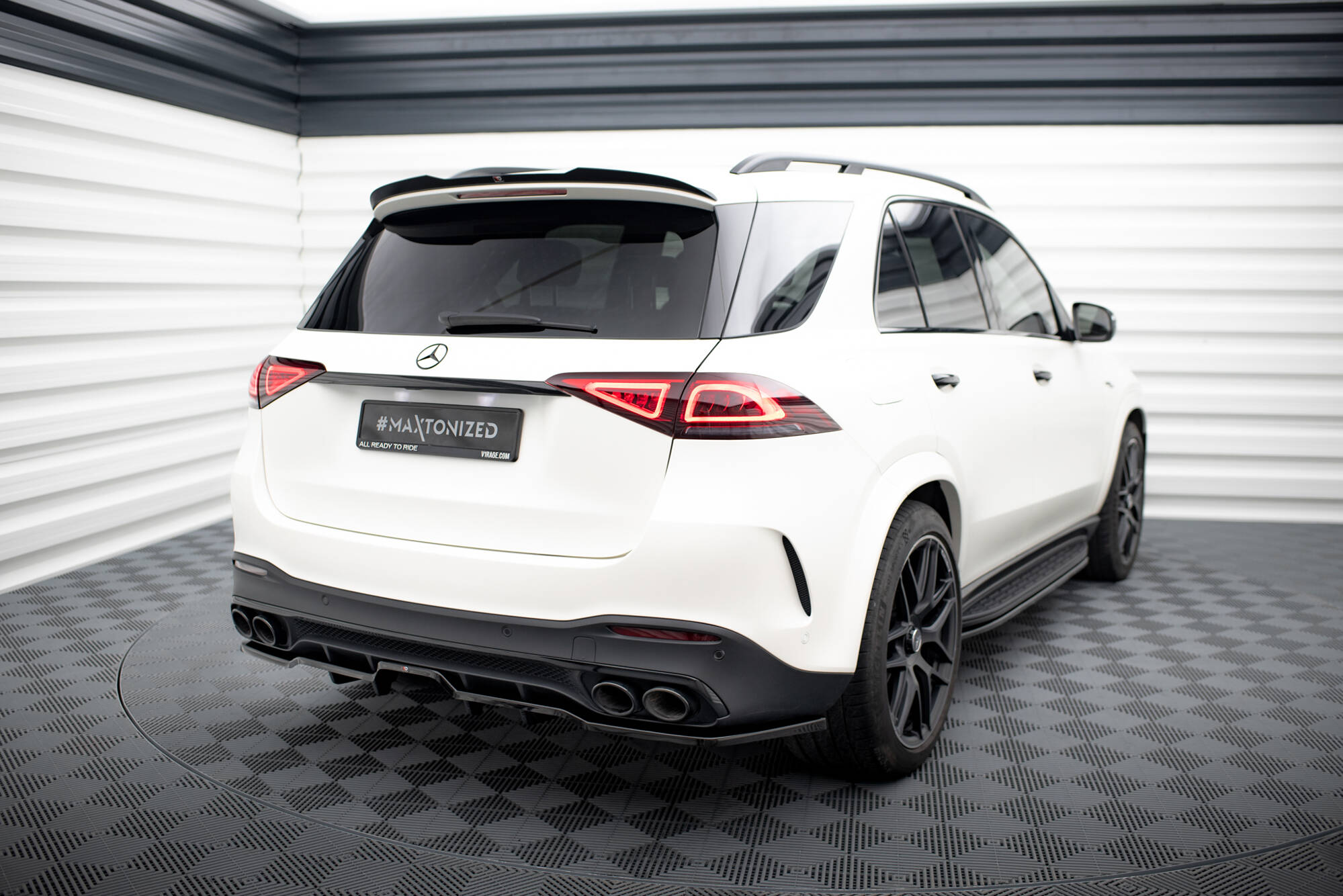 Central Rear Splitter (Vertical Bars) Mercedes-AMG GLE 53 W167 - 4