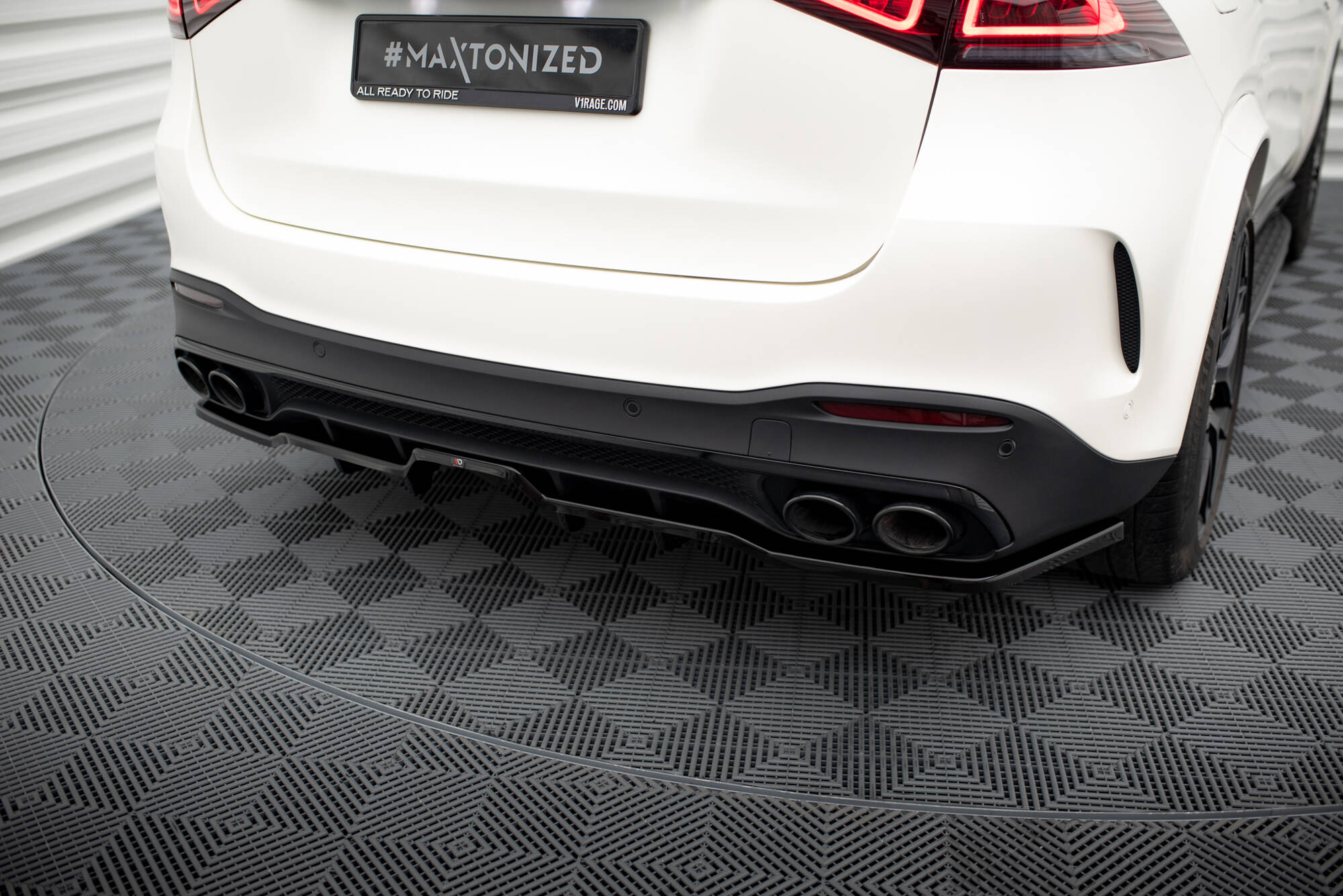 Central Rear Splitter (Vertical Bars) Mercedes-AMG GLE 53 W167 - 5