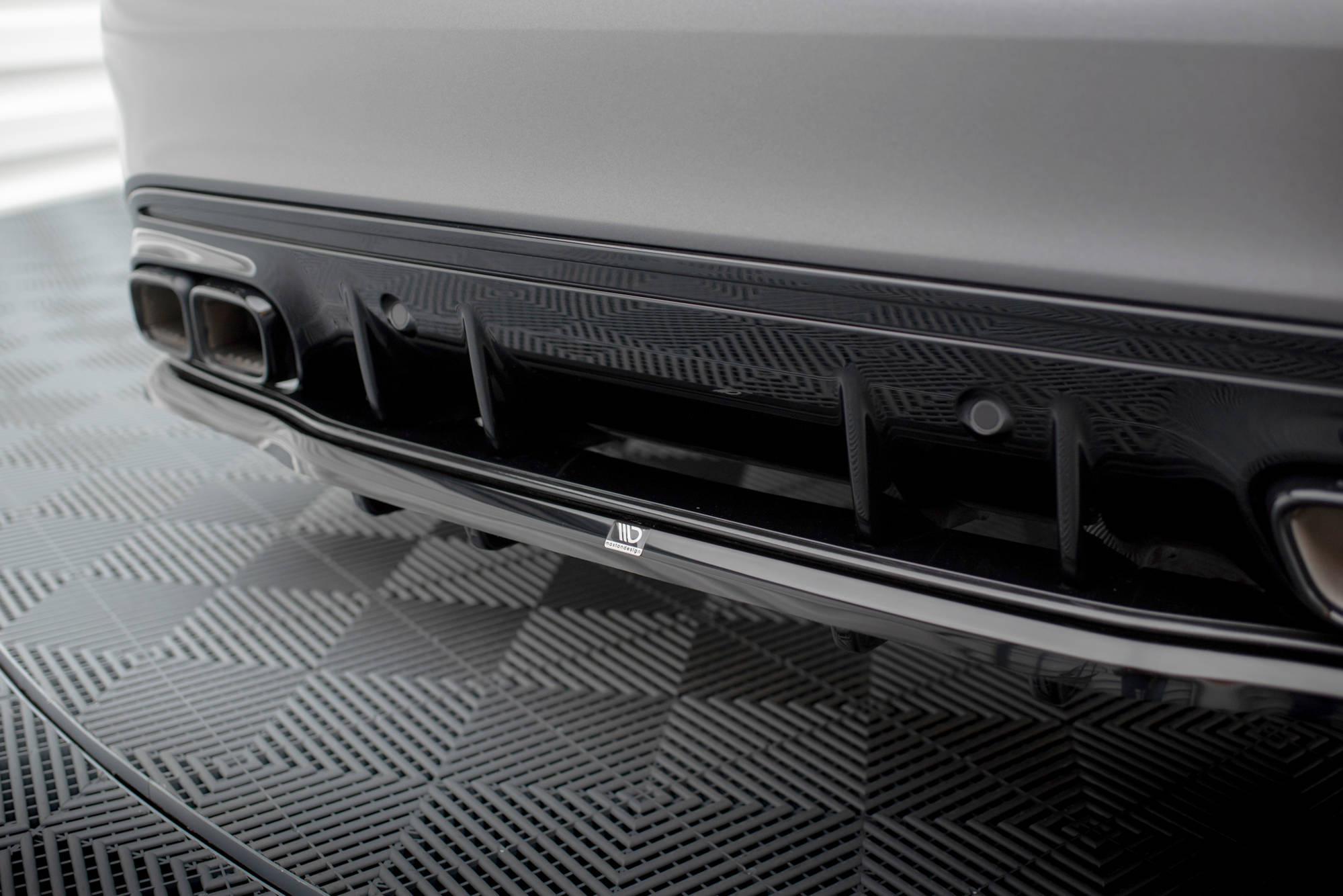 Central Rear Splitter (Vertical Bars) Mercedes-AMG C63 Sedan / Estate W205 Facelift - 3