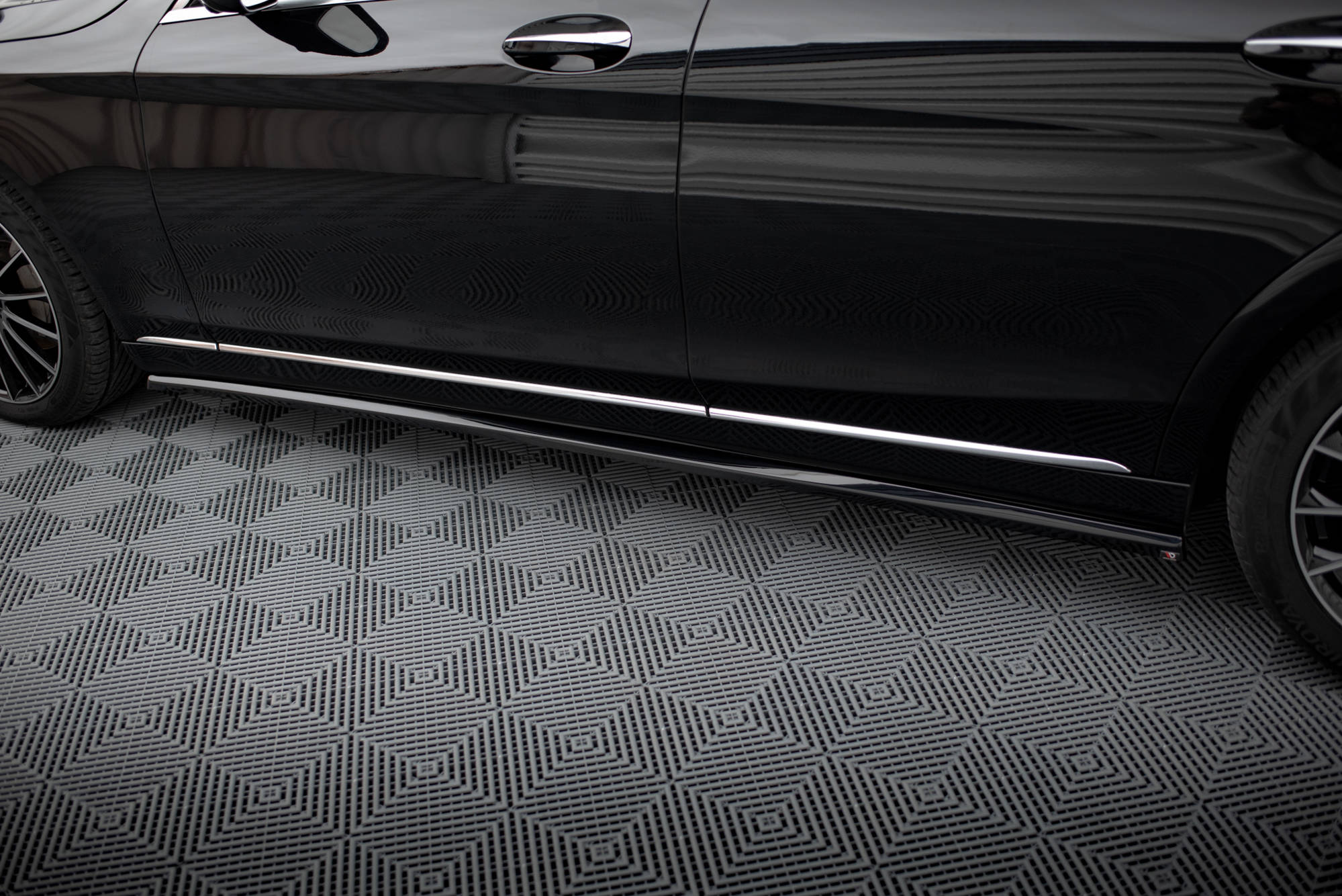 Side Skirts Diffusers Mercedes-Benz S W222 - 2