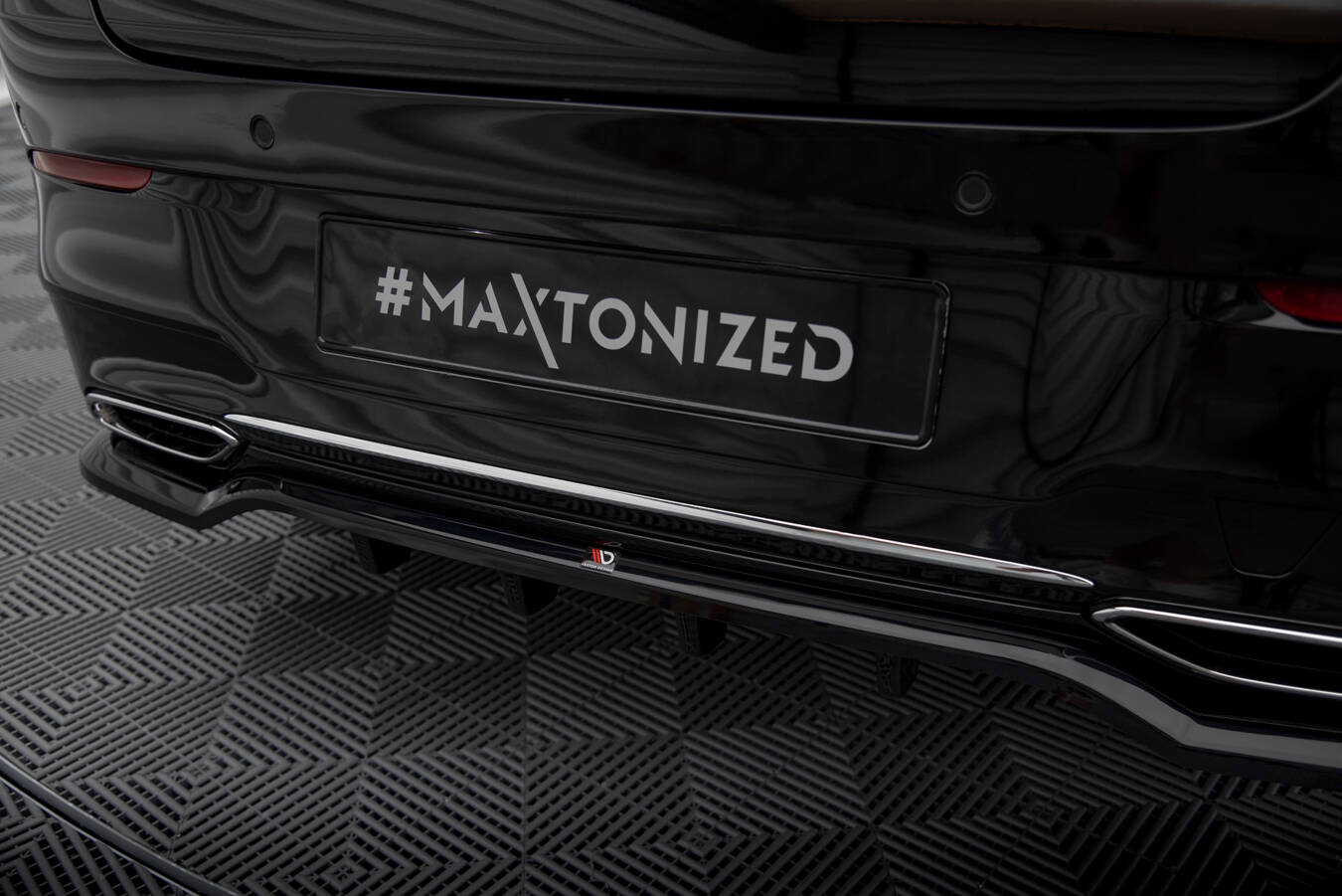 Central Rear Splitter (Vertical Bars) Mercedes-Benz CLA Coupe C118 - 5