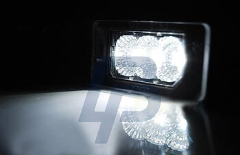 LICENSE LED LIGHTS AUDI Q5 / A4 08-10 / A5 / TT / VW PASSAT B6 KOMBI LED CREE CANBUS CLEAR