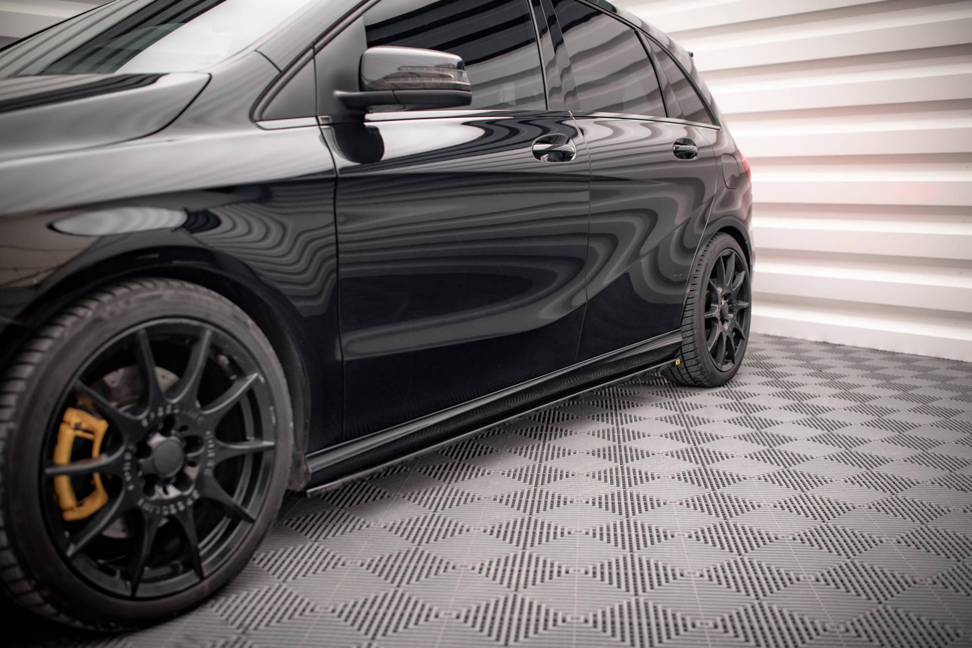 Side Skirts Diffusers Mercedes B W246 Facelift - 3