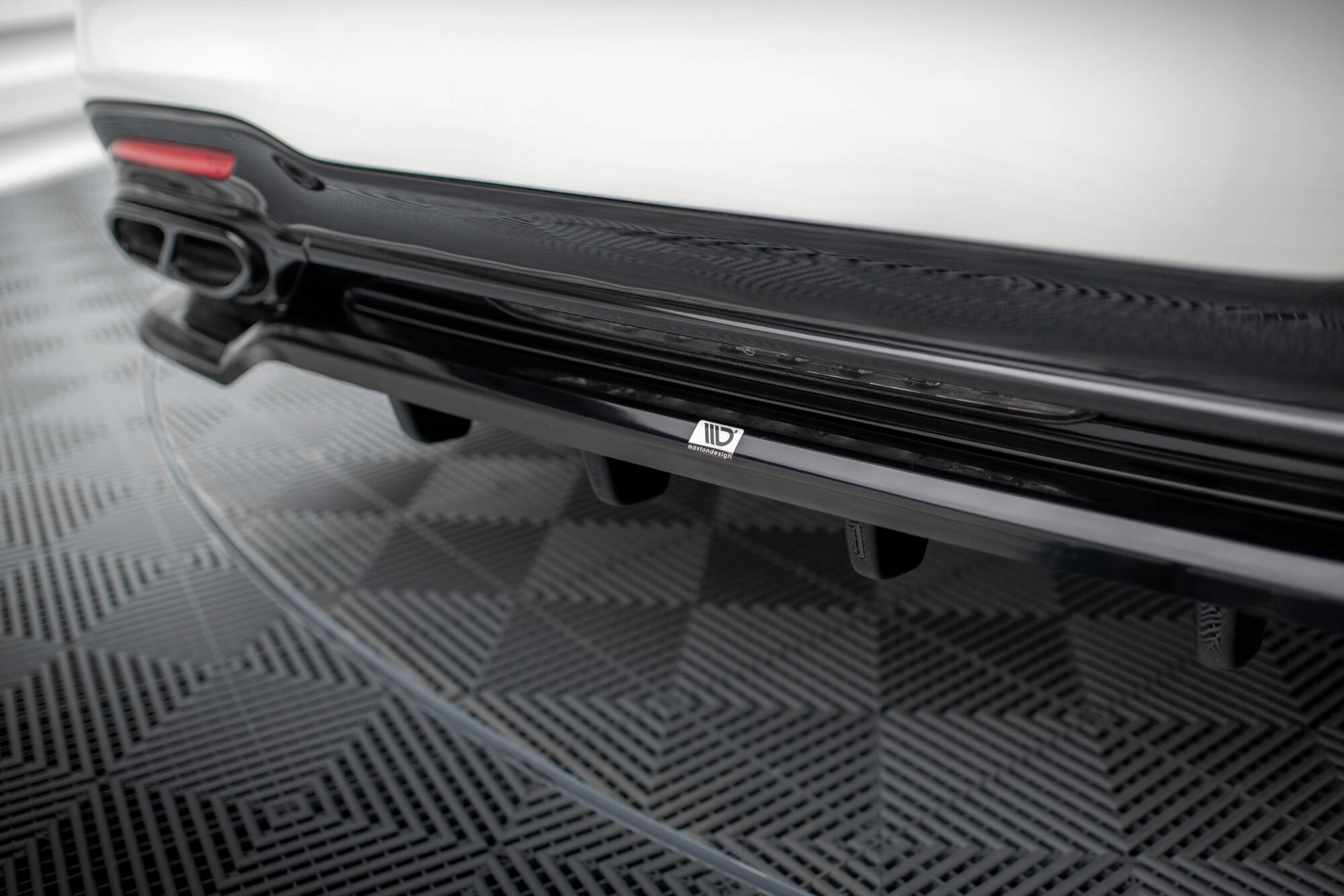 Central Rear Splitter (Vertical Bars) Mercedes-Benz S AMG-Line W222 Facelift - 3