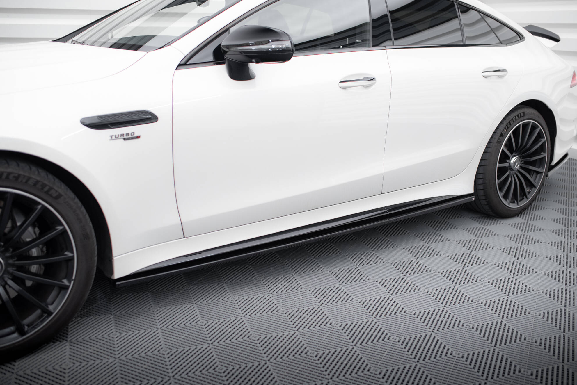 Side Skirts Diffusers Mercedes-AMG GT 43 4 Door Coupe V8 Styling Package - 2