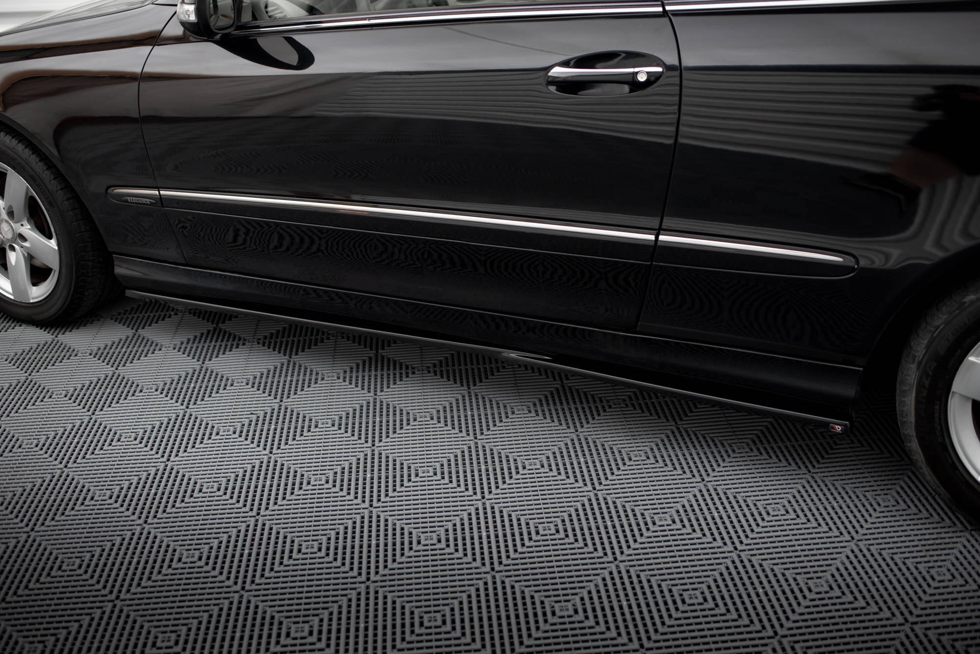 Side Skirts Diffusers Mercedes CLK W209 - 3