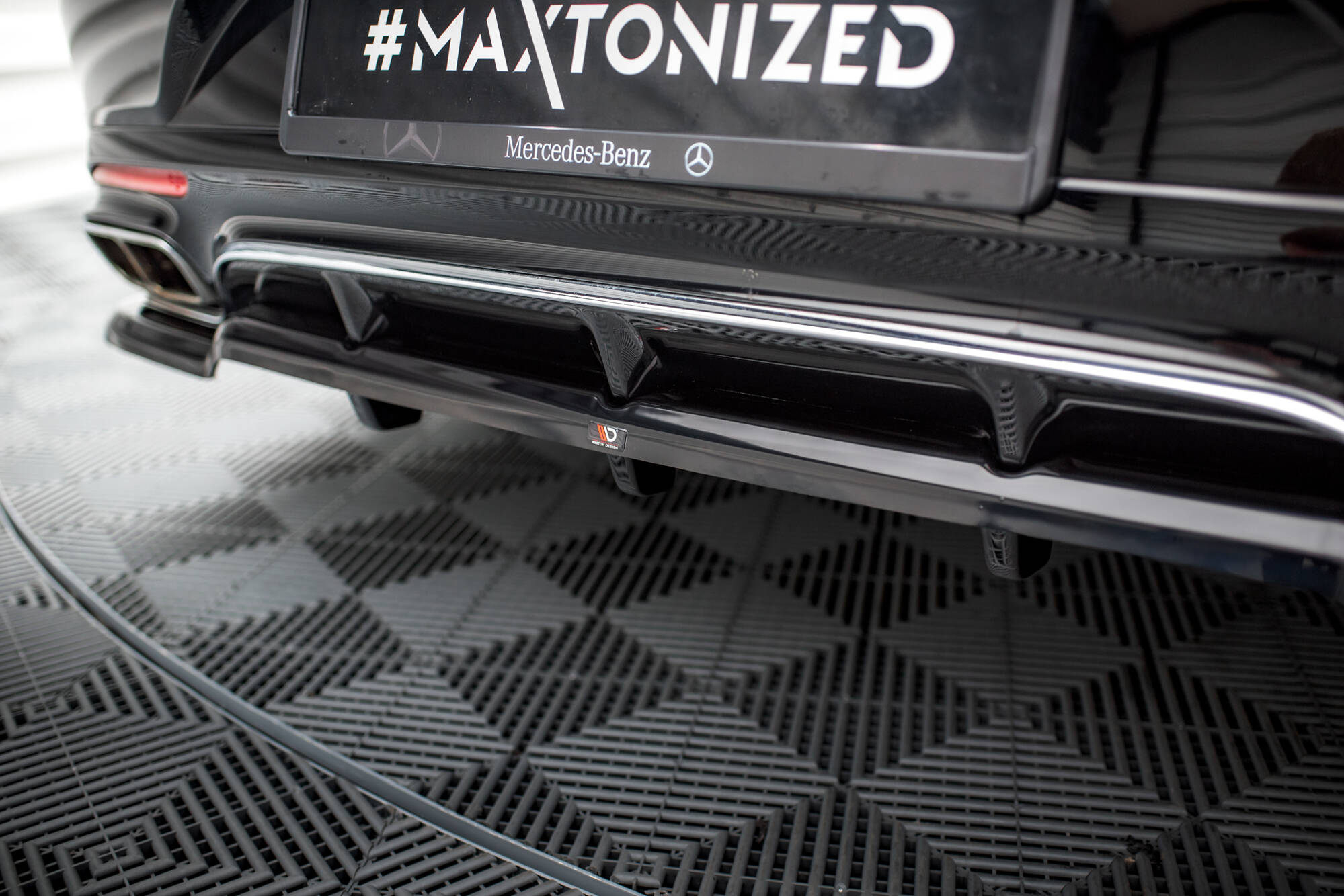Central Rear Splitter (Vertical Bars) Mercedes-Benz S Coupe AMG-Line C217 Facelift - 4