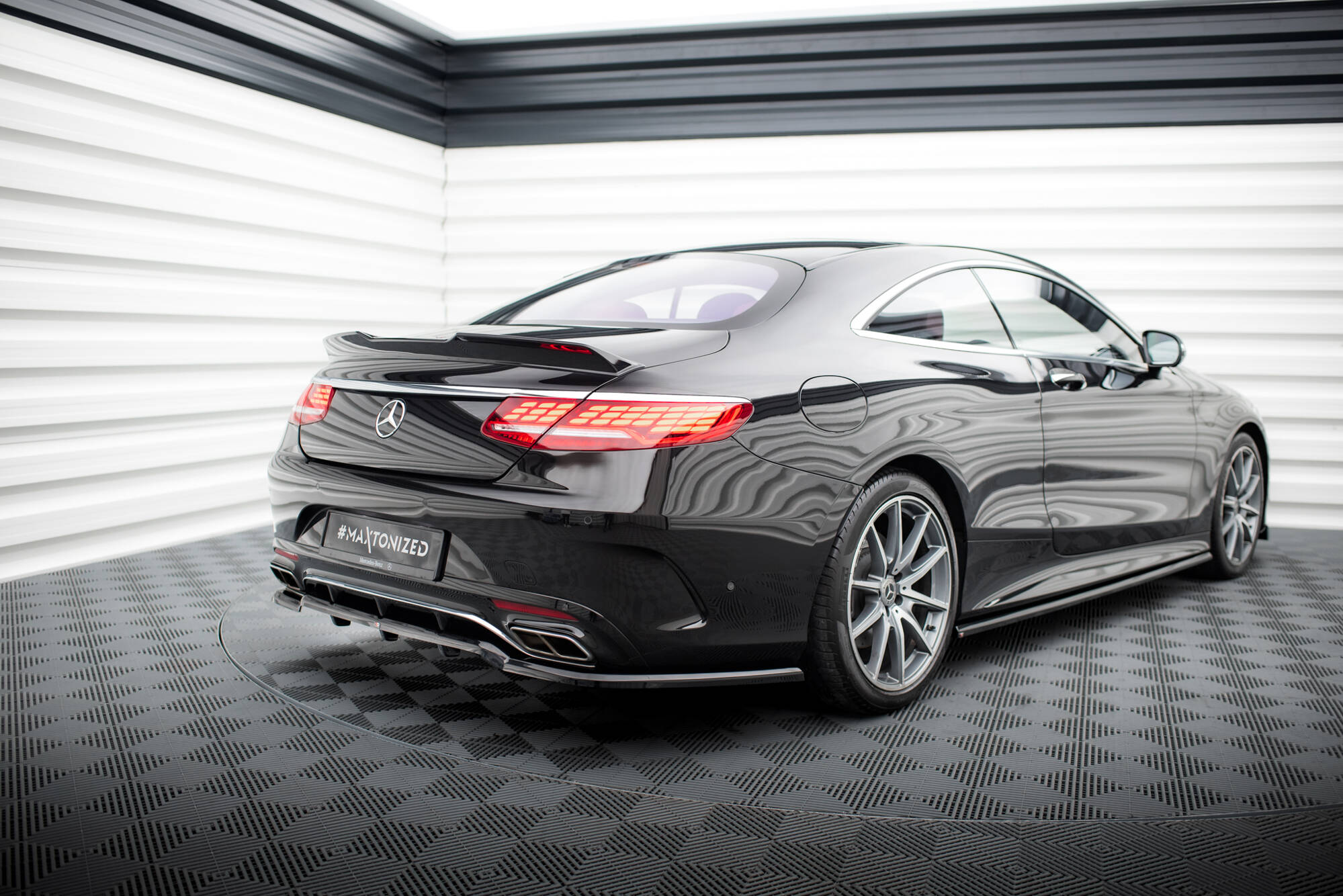 Central Rear Splitter (Vertical Bars) Mercedes-Benz S Coupe AMG-Line C217 Facelift - 8