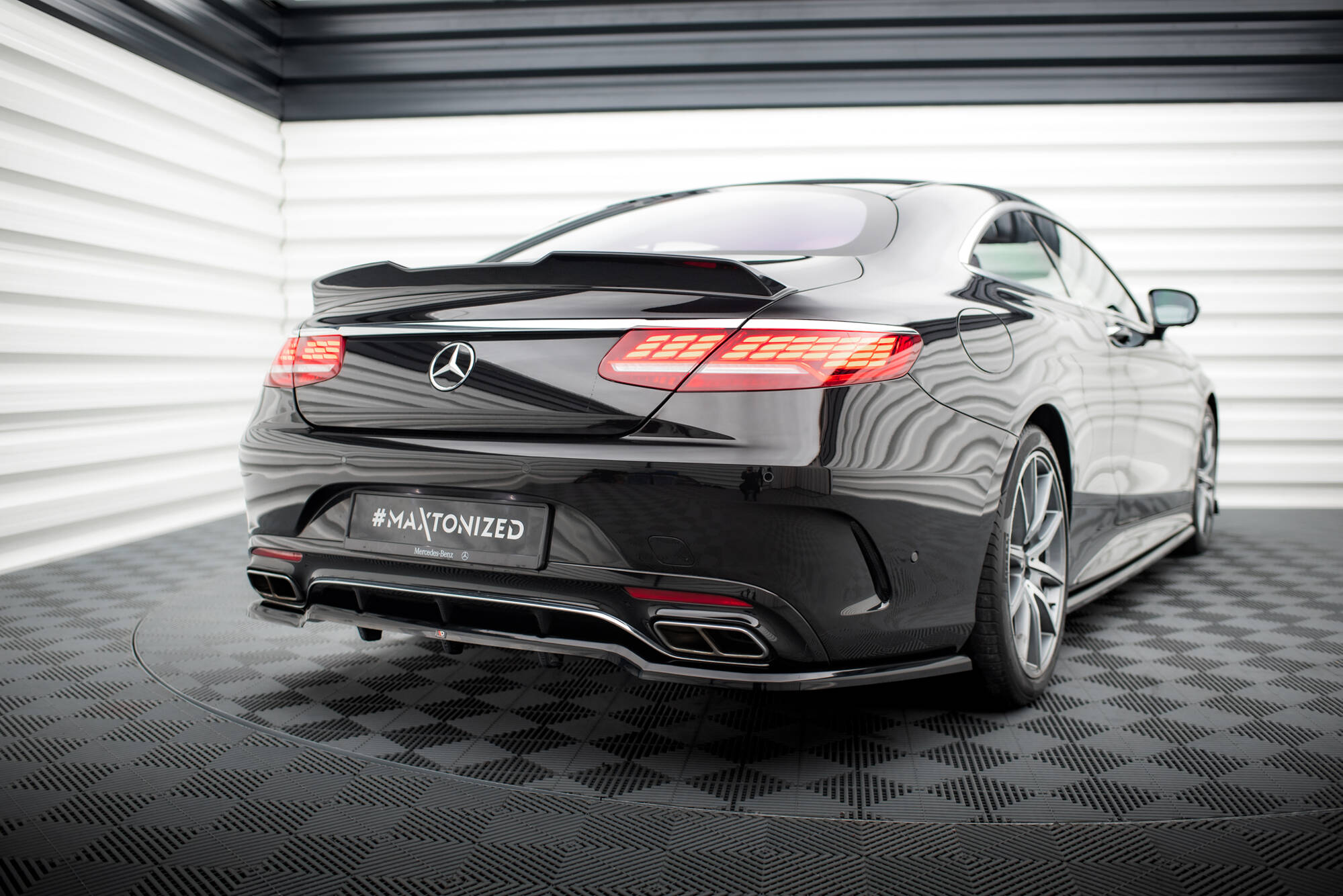 Central Rear Splitter (Vertical Bars) Mercedes-Benz S Coupe AMG-Line C217 Facelift - 3