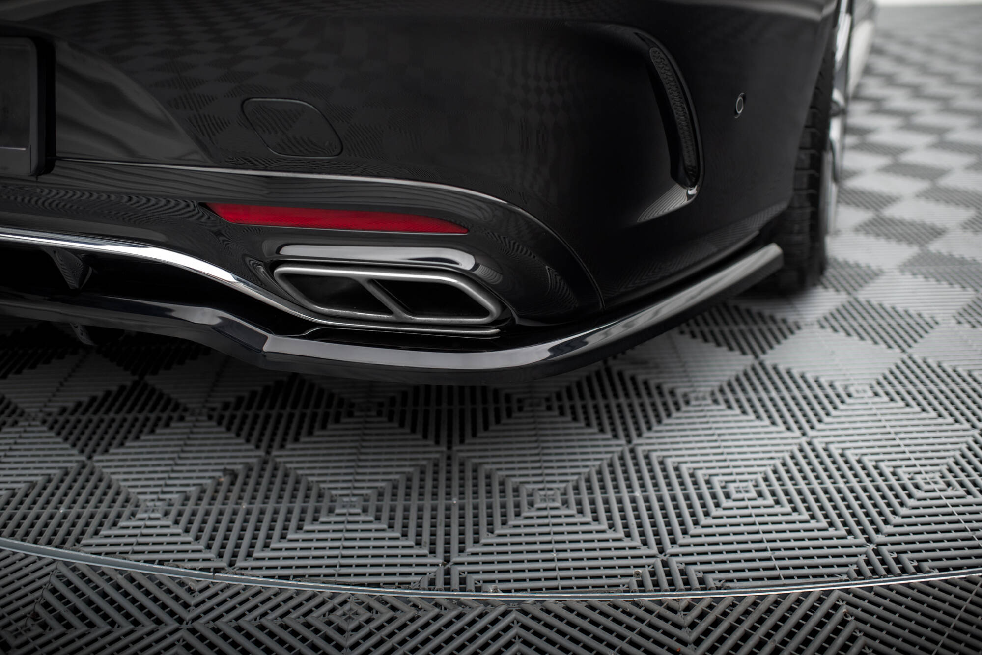 Central Rear Splitter (Vertical Bars) Mercedes-Benz S Coupe AMG-Line C217 Facelift - 6
