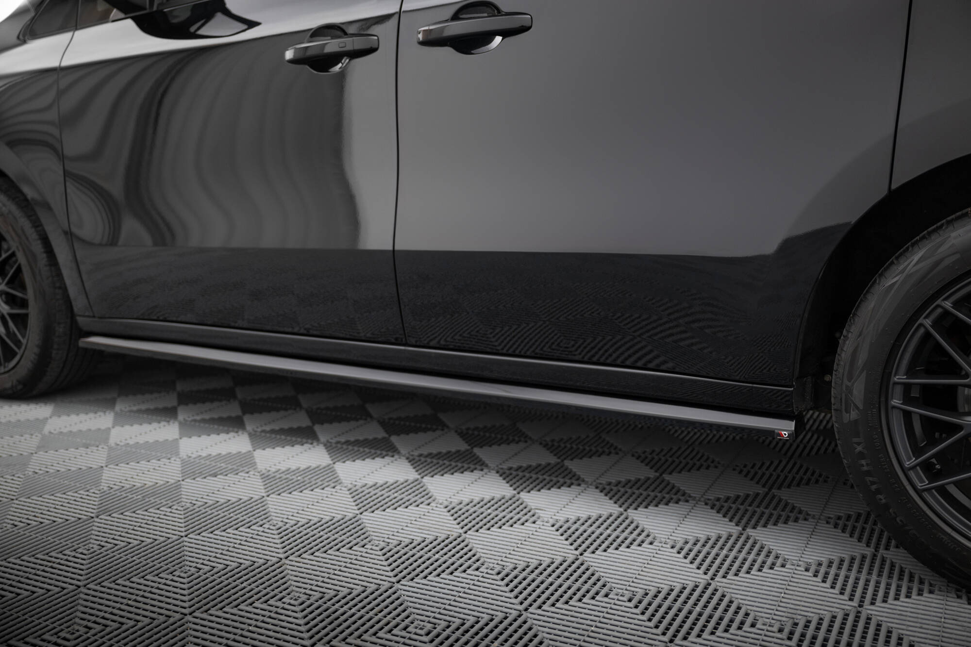 Side Skirts Diffusers Mercedes-Benz T W420 - 4